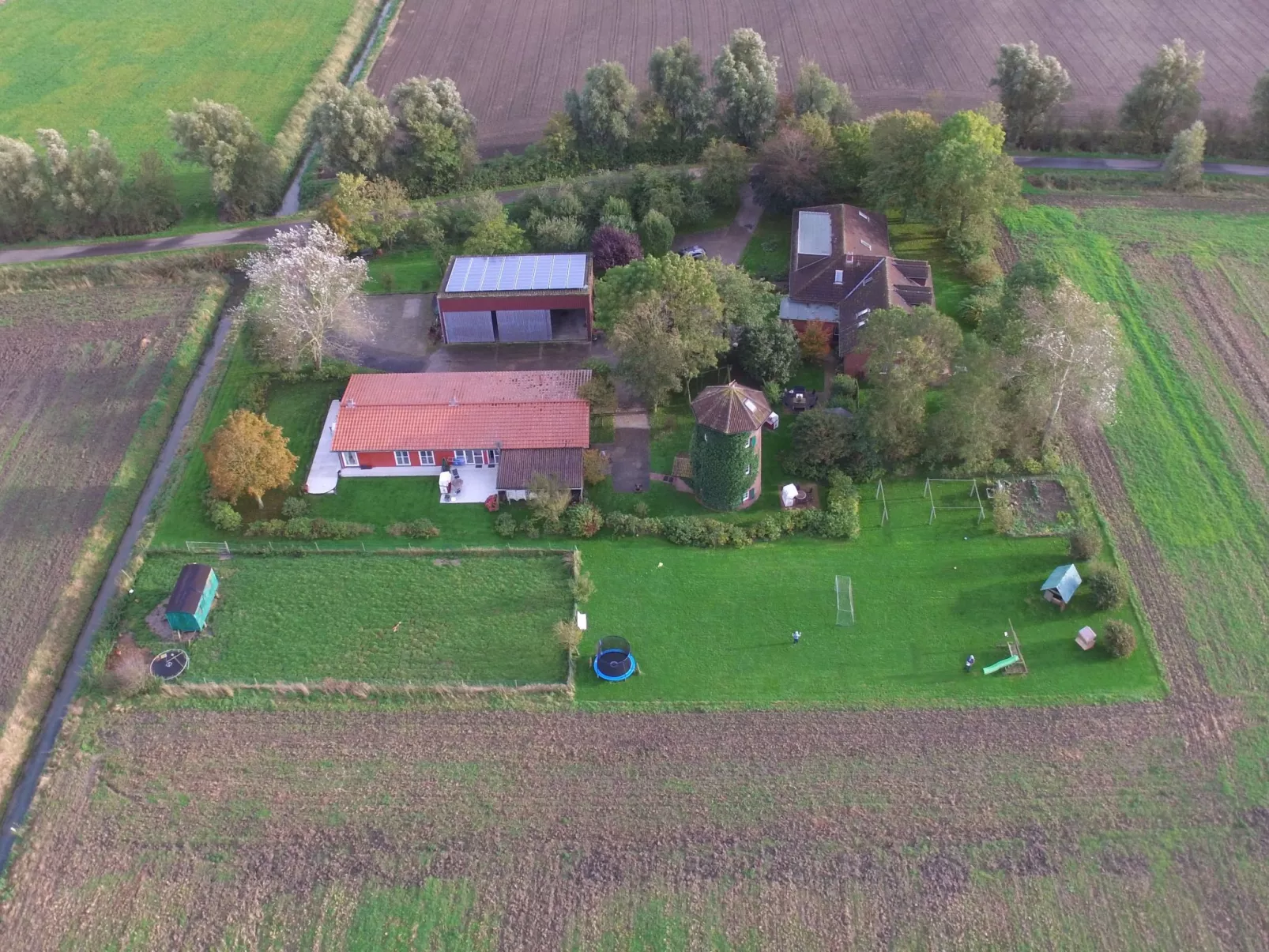 In Pilsum mit Großem Garten-Buiten