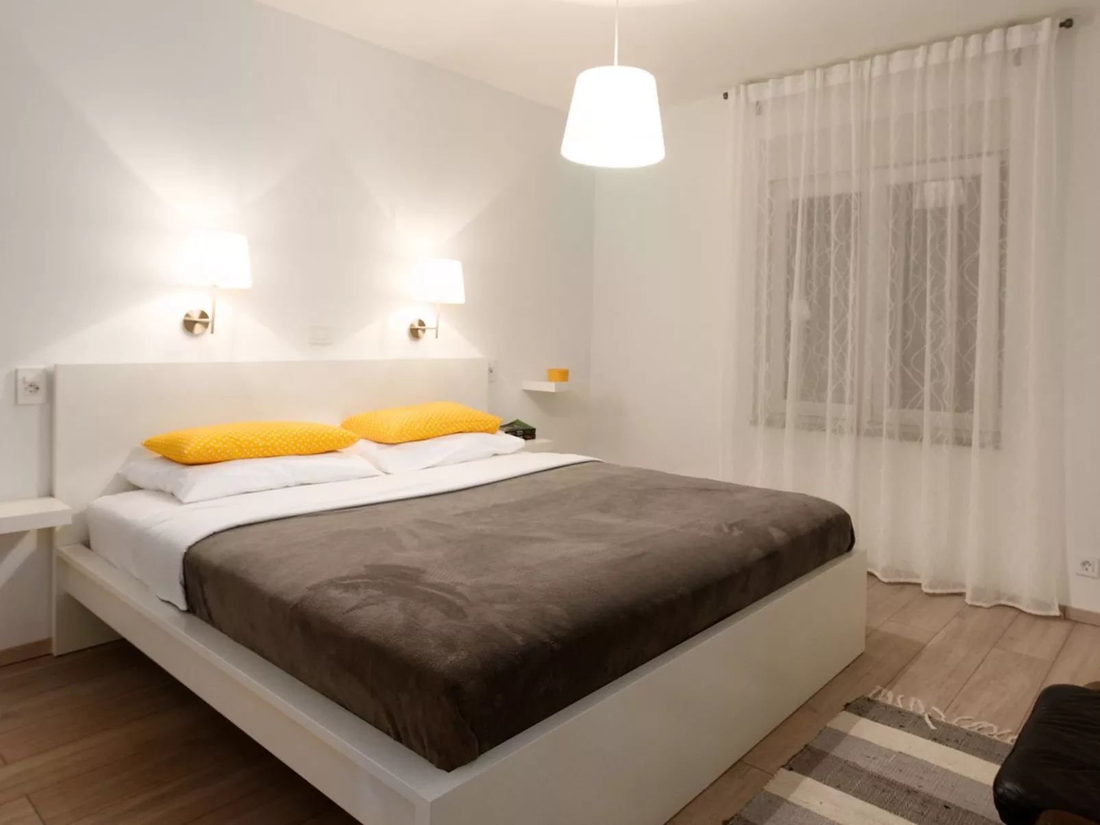 Mit Garten, Grill und Terrasse-Binnen