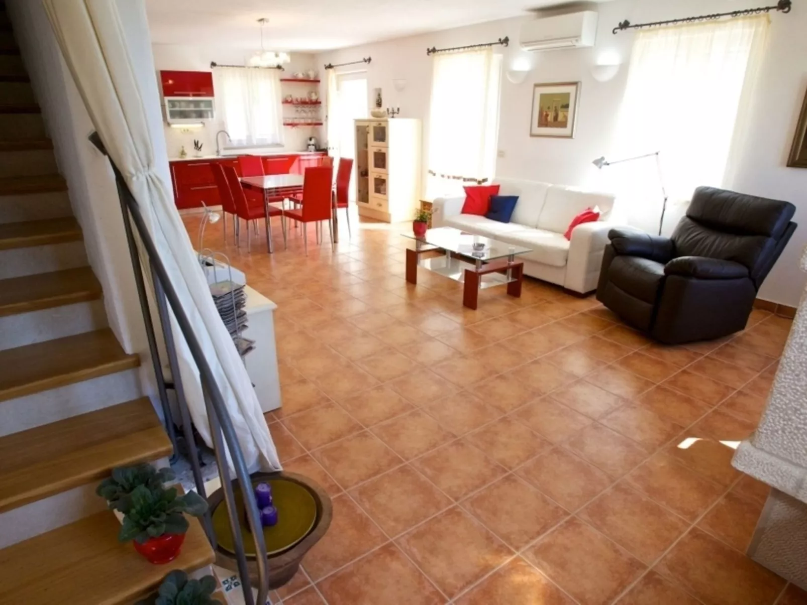  Angelina mit Pool & Sauna-Image-tags.info