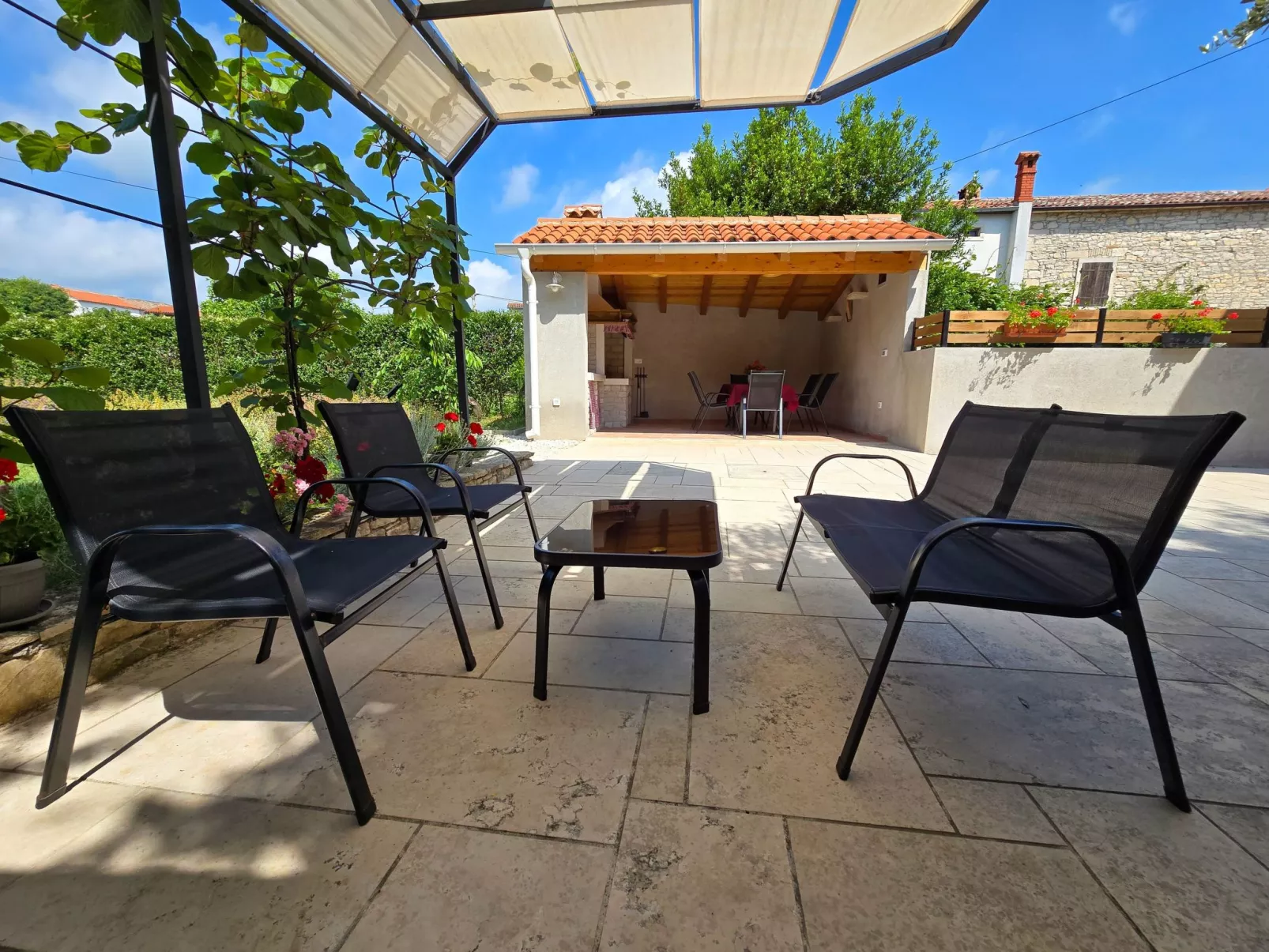 Typisch istrisches Steinhaus Brnistra in Rakalj-Buiten