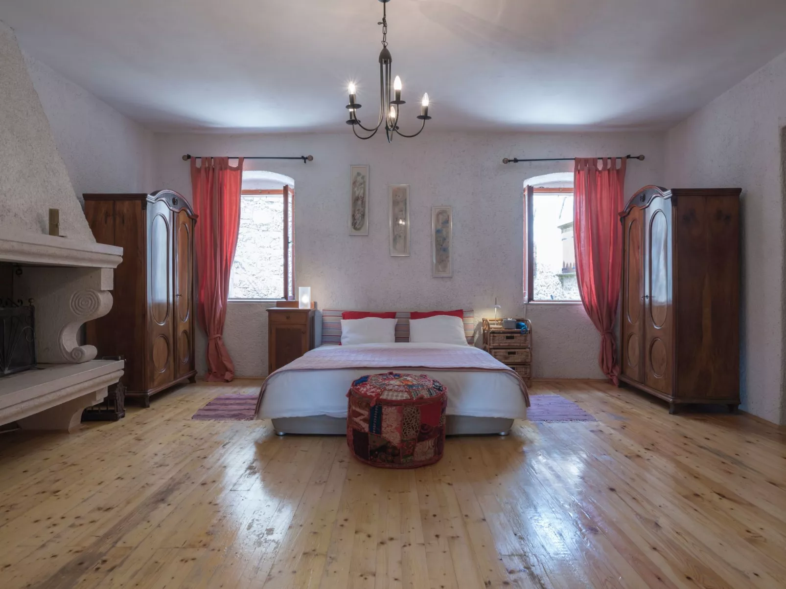 Wunderschön eingerichtete Villa mit Pool und Garten-Image-tags.info