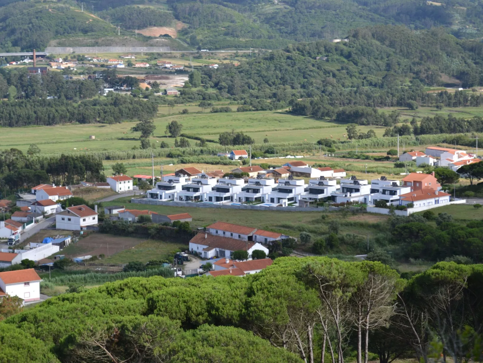 Neue moderne Villa mit privatem Pool-Buiten