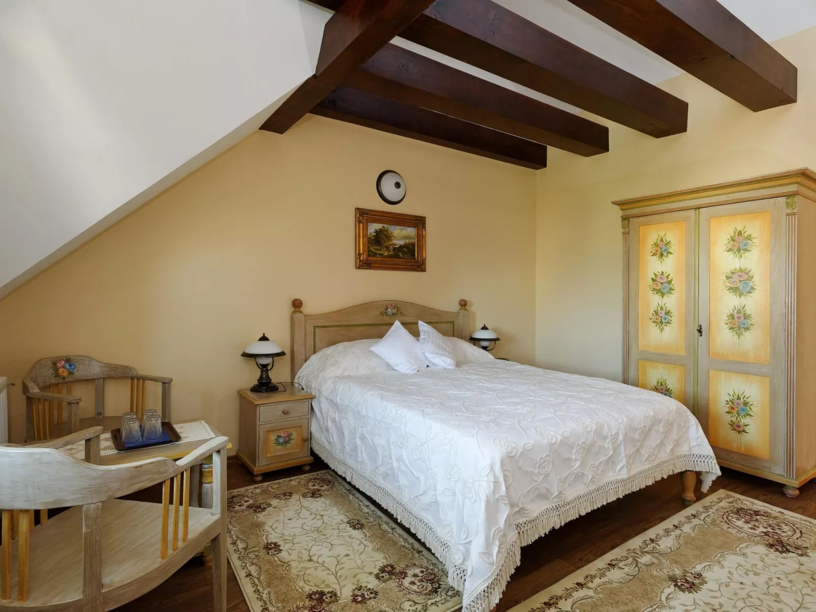 Kürzlich in eine Ferienvilla konvertiertes (2010), umfriedetes Haus aus der Sac-Binnen