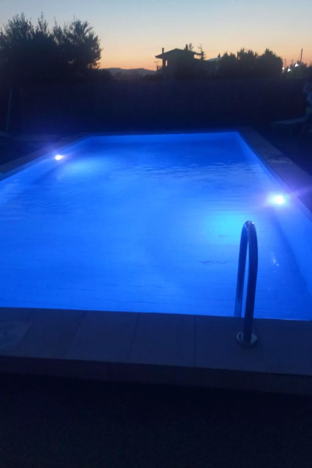 Neben Orangenbaum-Obstgarten-Buiten