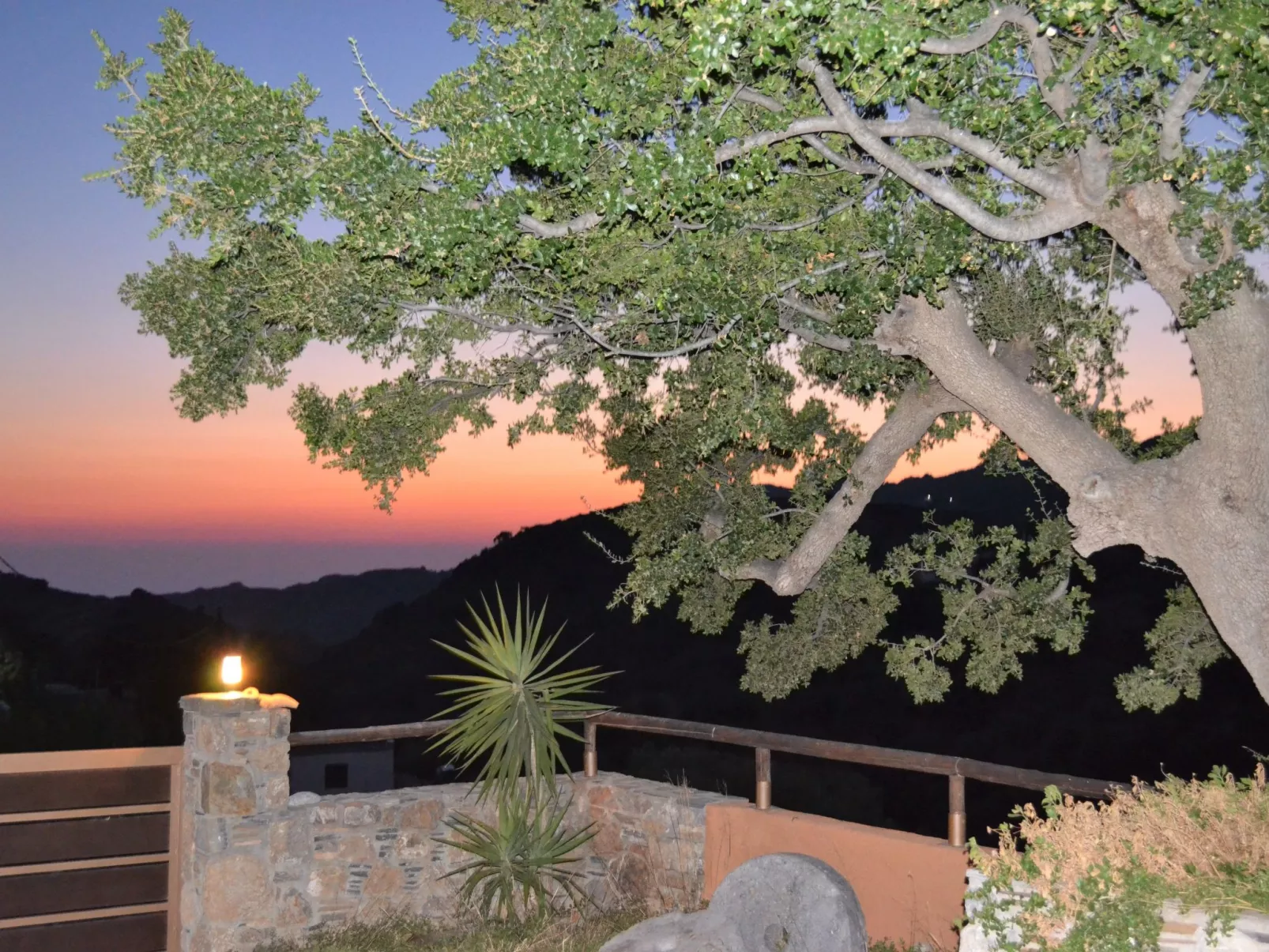 Geräumige Villa mit Pool nur 12km vom Strand entfernt-Buiten