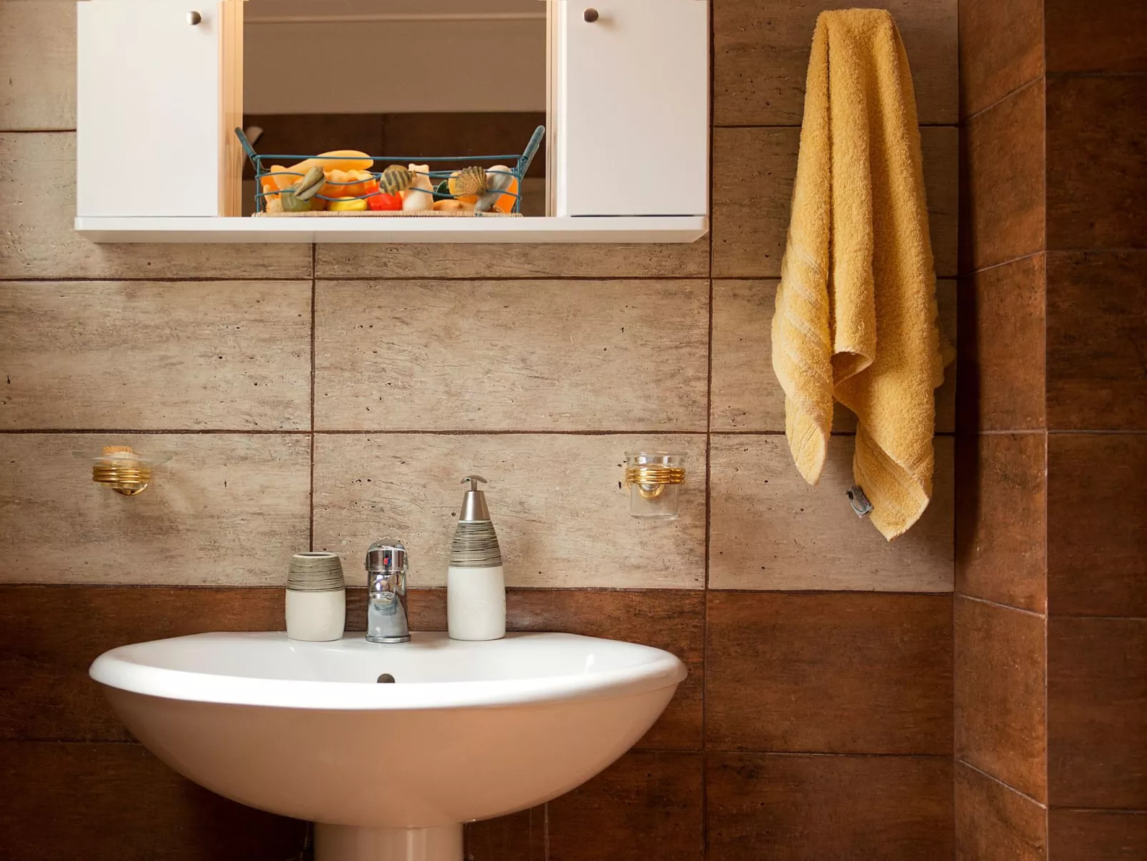 Wunderschönes Haus in Nea Tirintha mit privatem Parkplatz-Binnen