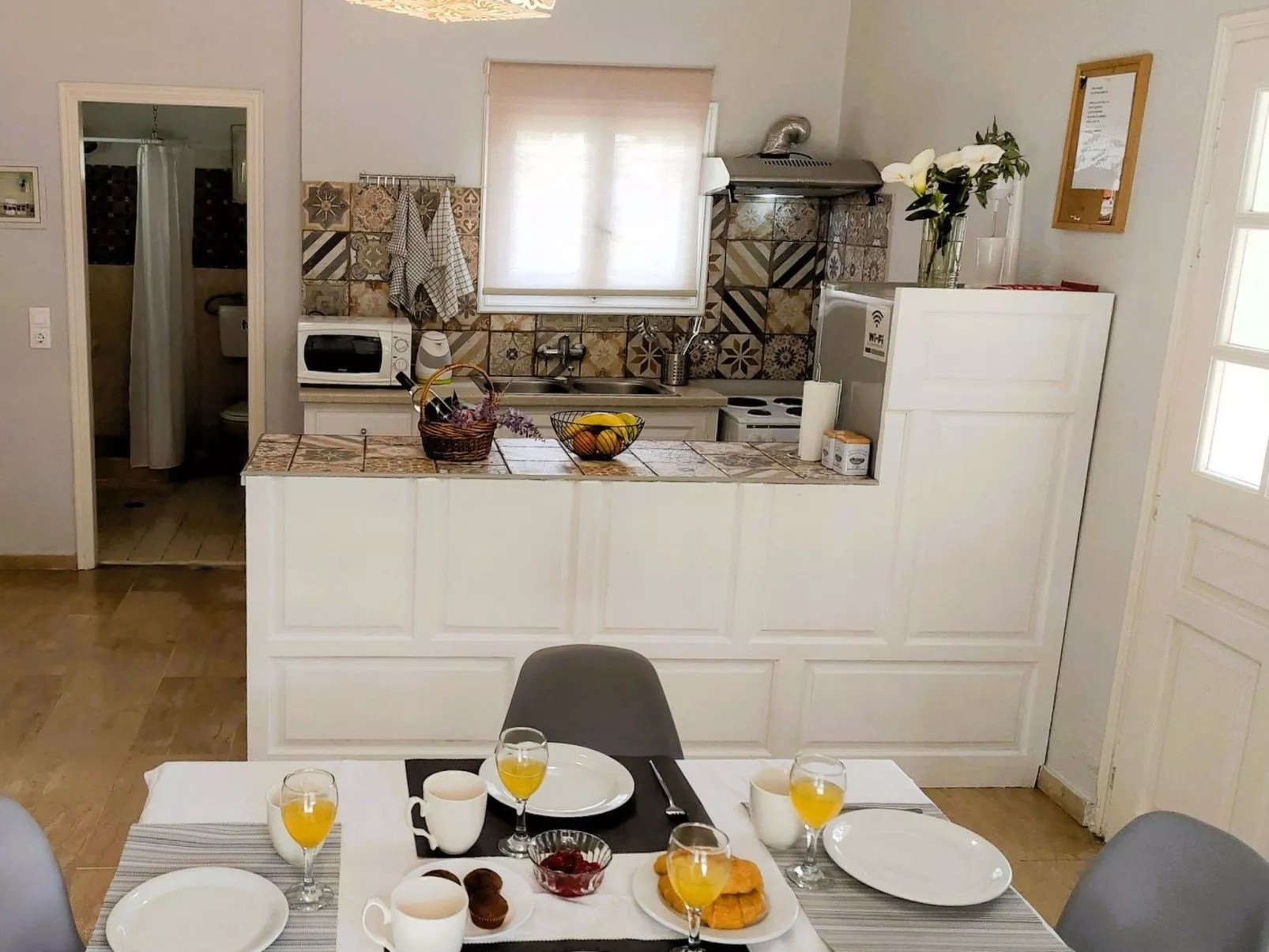 Geräumige Wohnung mit zwei Schlafzimmern in der Nähe des Sandstrandes-Image-tags.info