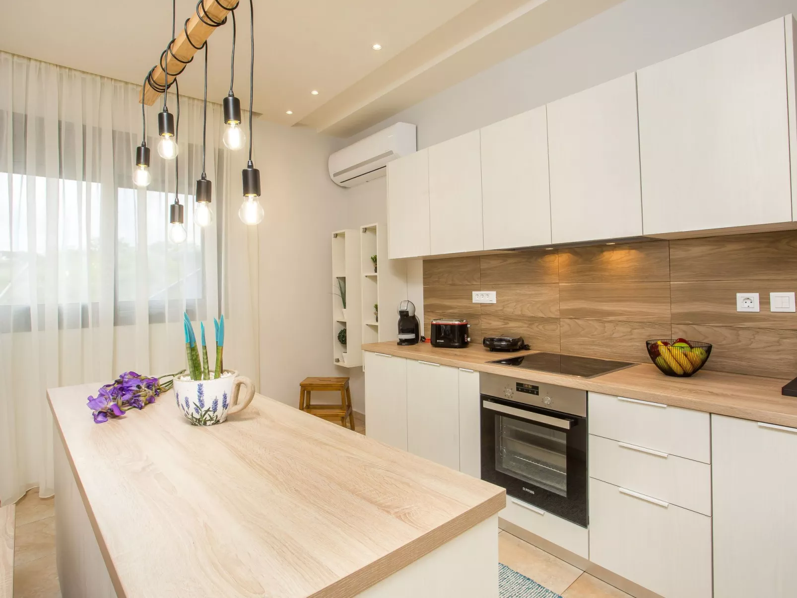 Mit eigenem Garten und Grill-Binnen