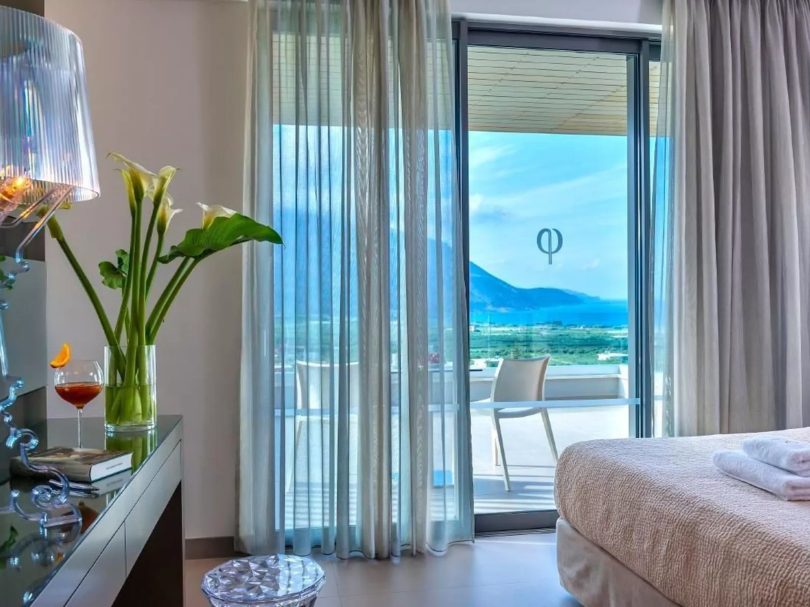 "Villa Charisma" mit eigenem Pool-Binnen