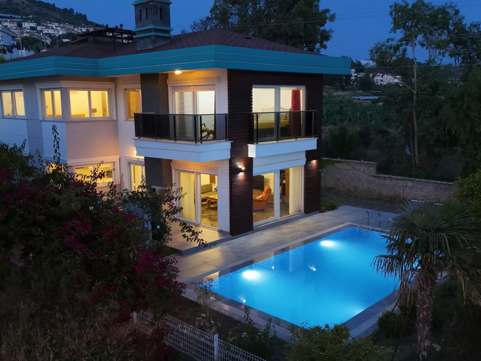 Genießen Sie Ihre sonnige Reise mit "NarVilla"-Buiten