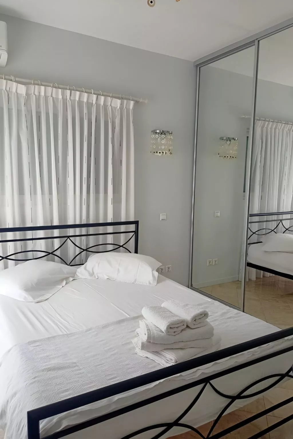 Anwesen "Villa Livadia" mit Infinity-Pool-Image-tags.info