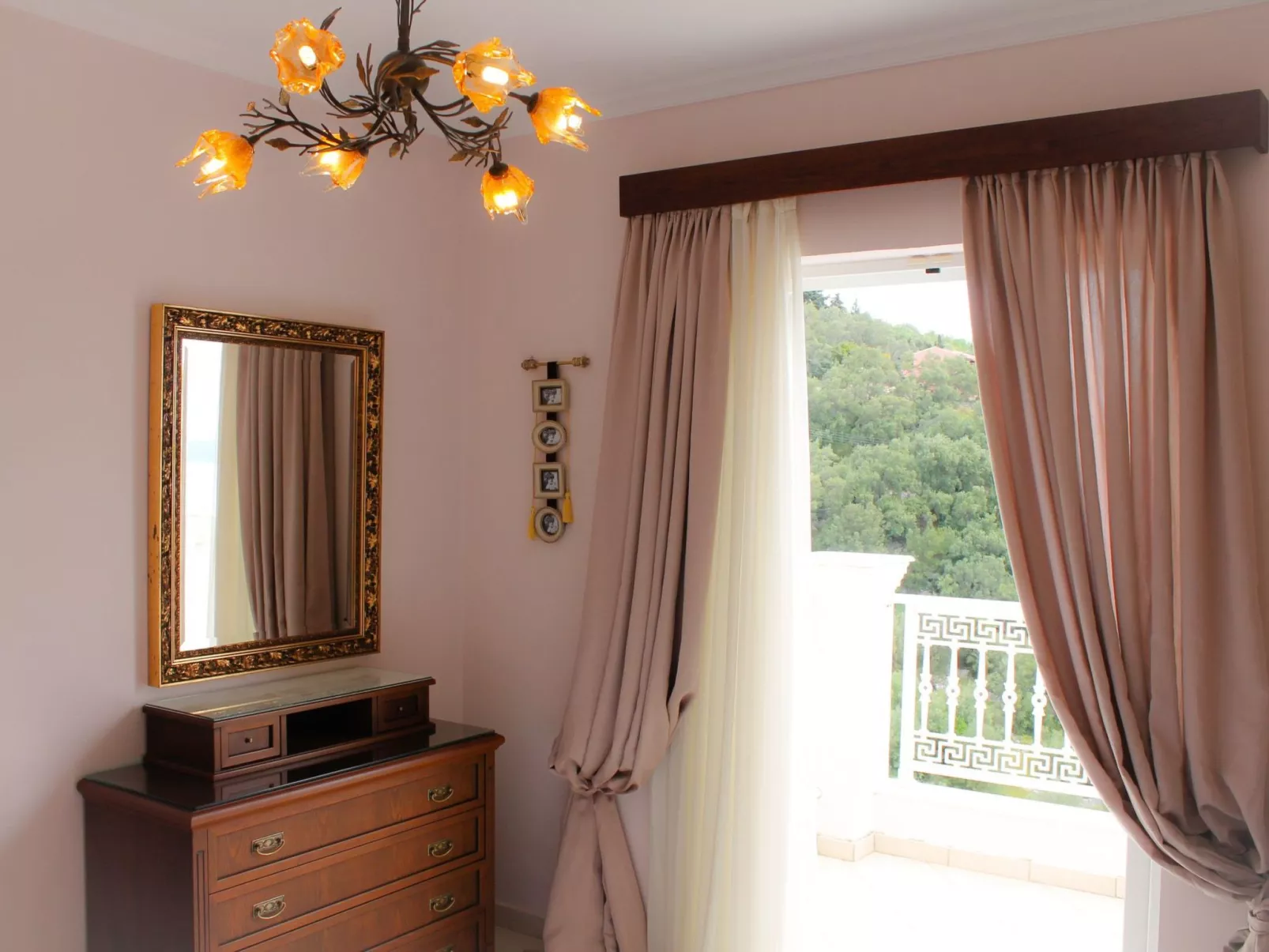 Wunderschöne Villa mit Panoramablick auf das Meer-Binnen