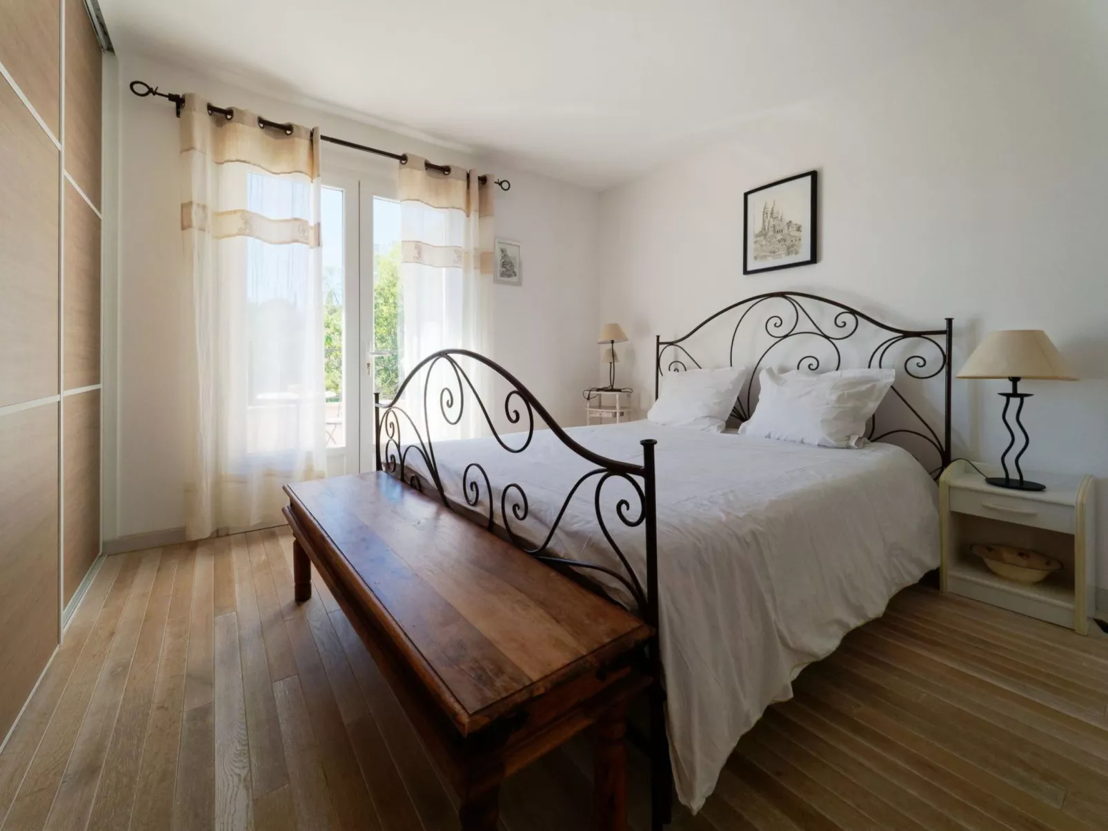 Mit eigenem Pool-Binnen