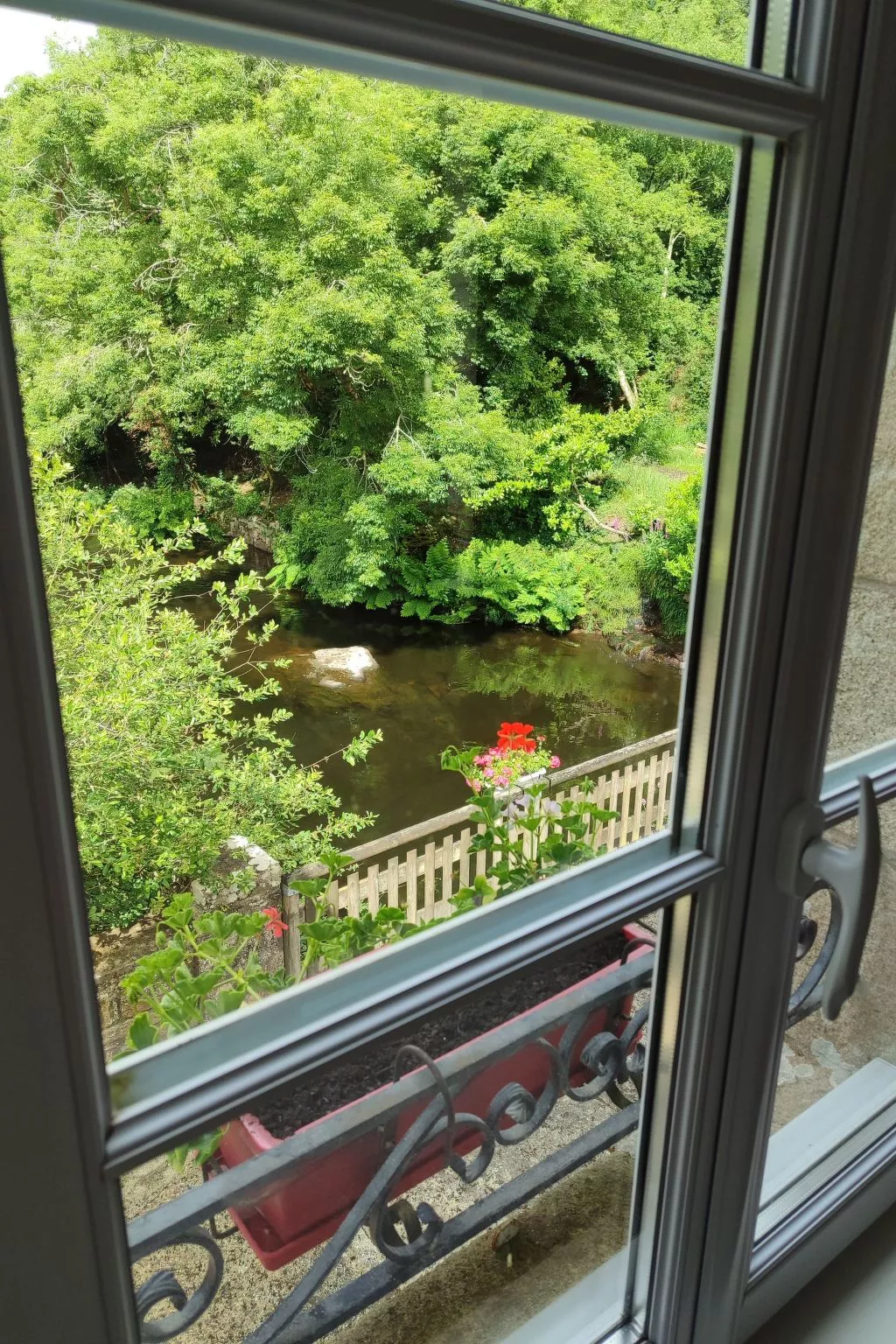 Unterkunft mit eigenem Garten und Blick auf den Fluss-Buiten
