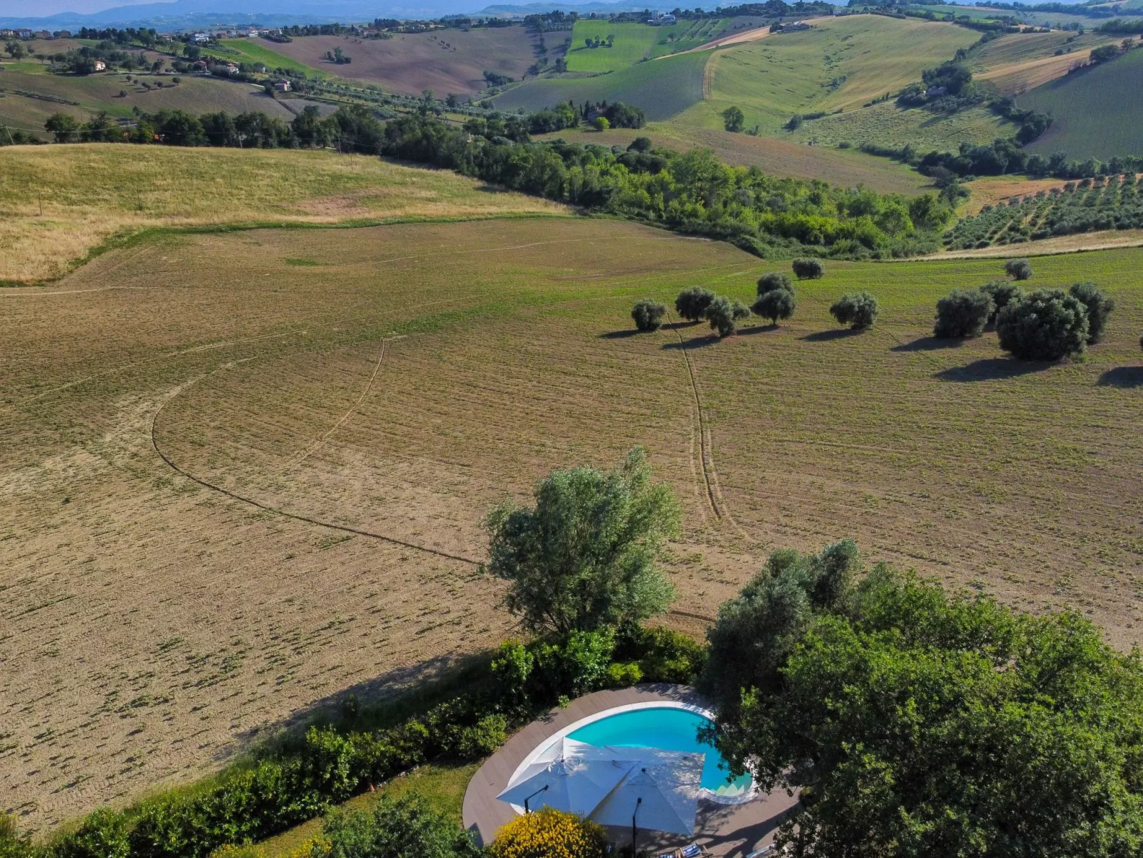 Villa Gelso mit Pool, Sauna und atemberaubender Aussicht-Buiten