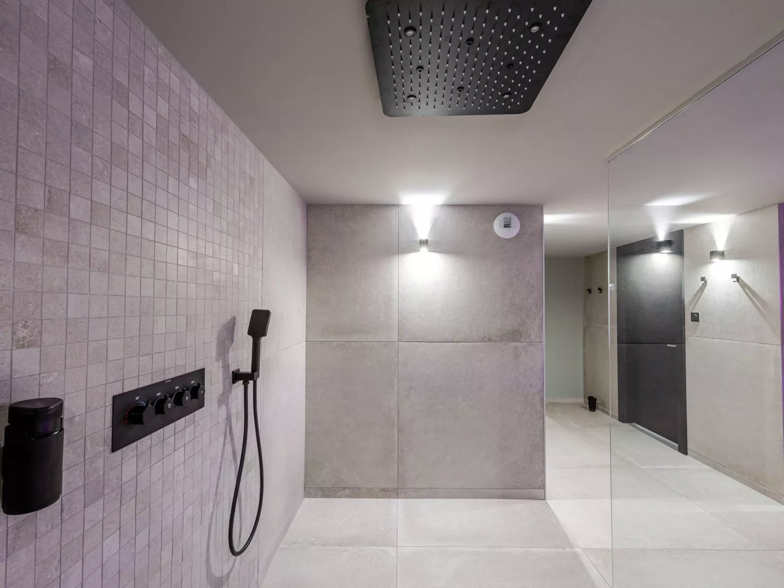 Loge aux Loups, Innenpool, Sauna, nahe am See-Binnen