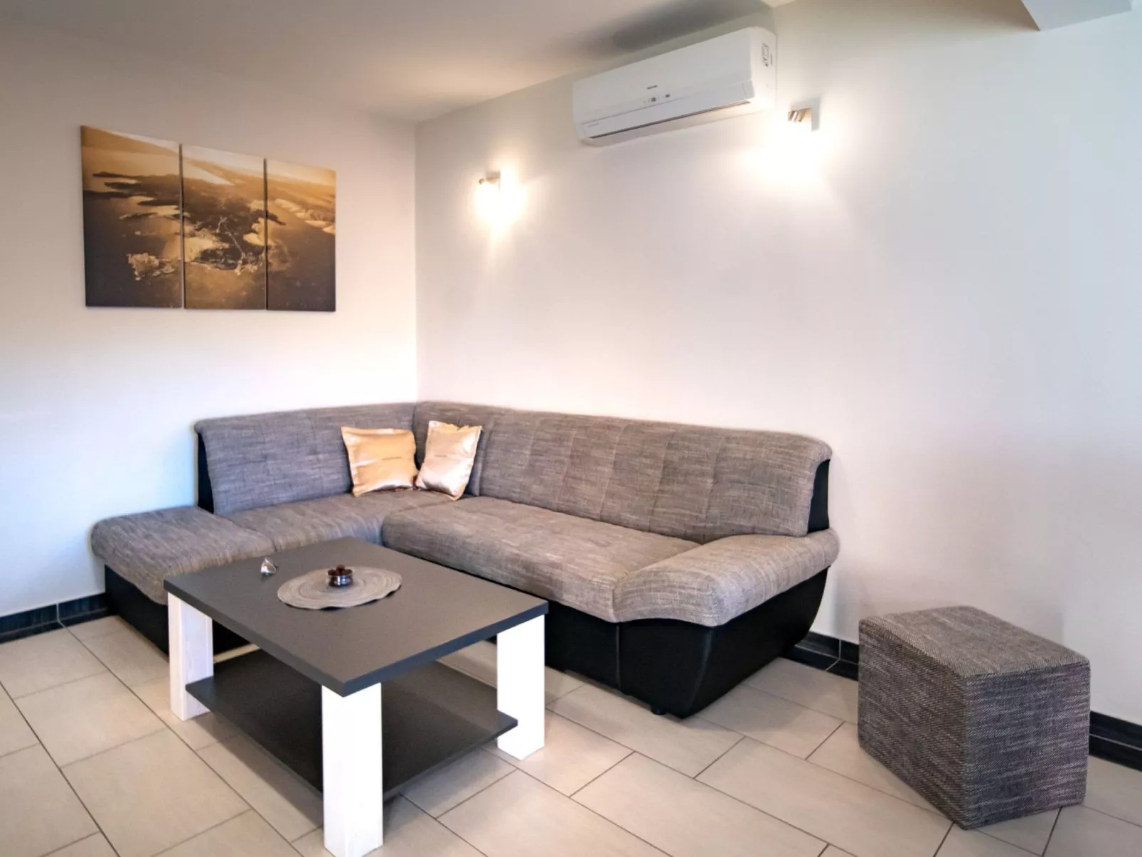 Appartement mit Blick auf das Wasser-Image-tags.info