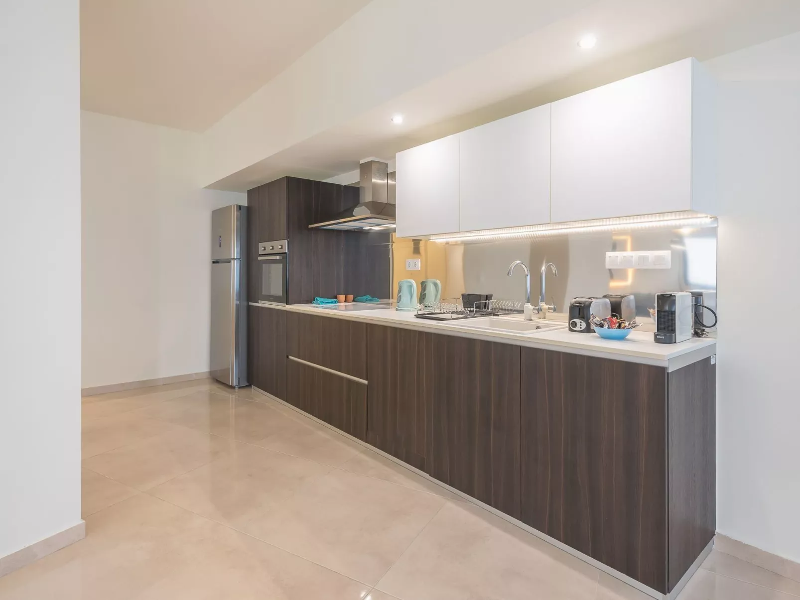 Stilvolle 2 Schlafzimmer, nur wenige Schritte von Fokionos Negri-Binnen