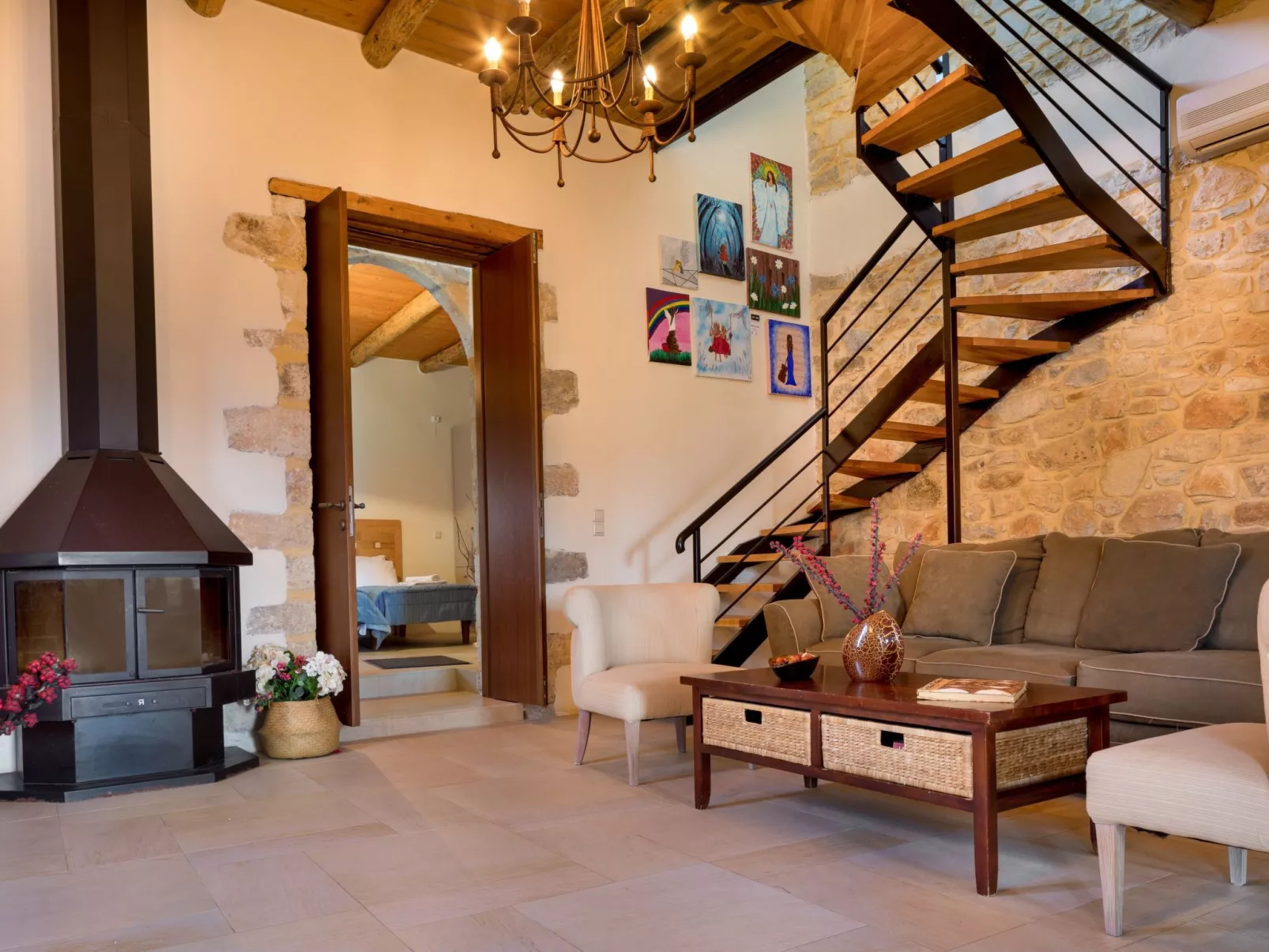 "Villa Aladanos" mit privatem Pool-Binnen