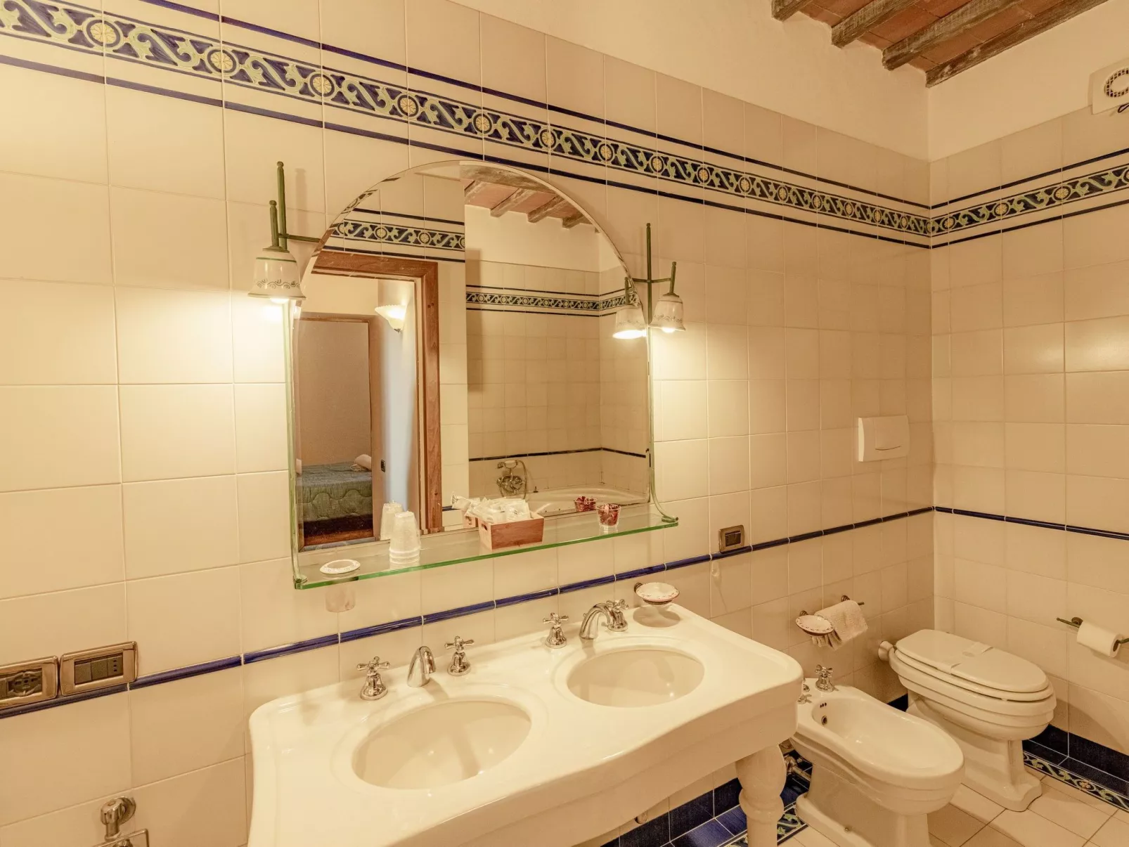 Sanguineto' Wohnung mit Schwimmbad-Binnen