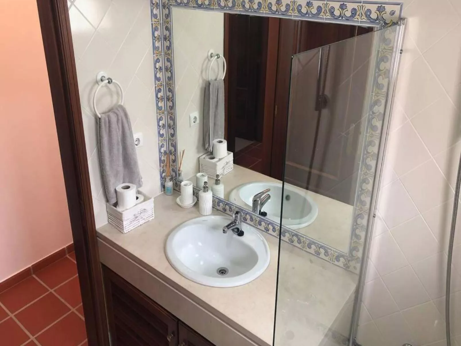 Atmen Sie die Meeresbrise in Praia Del Rey ein-Image-tags.info