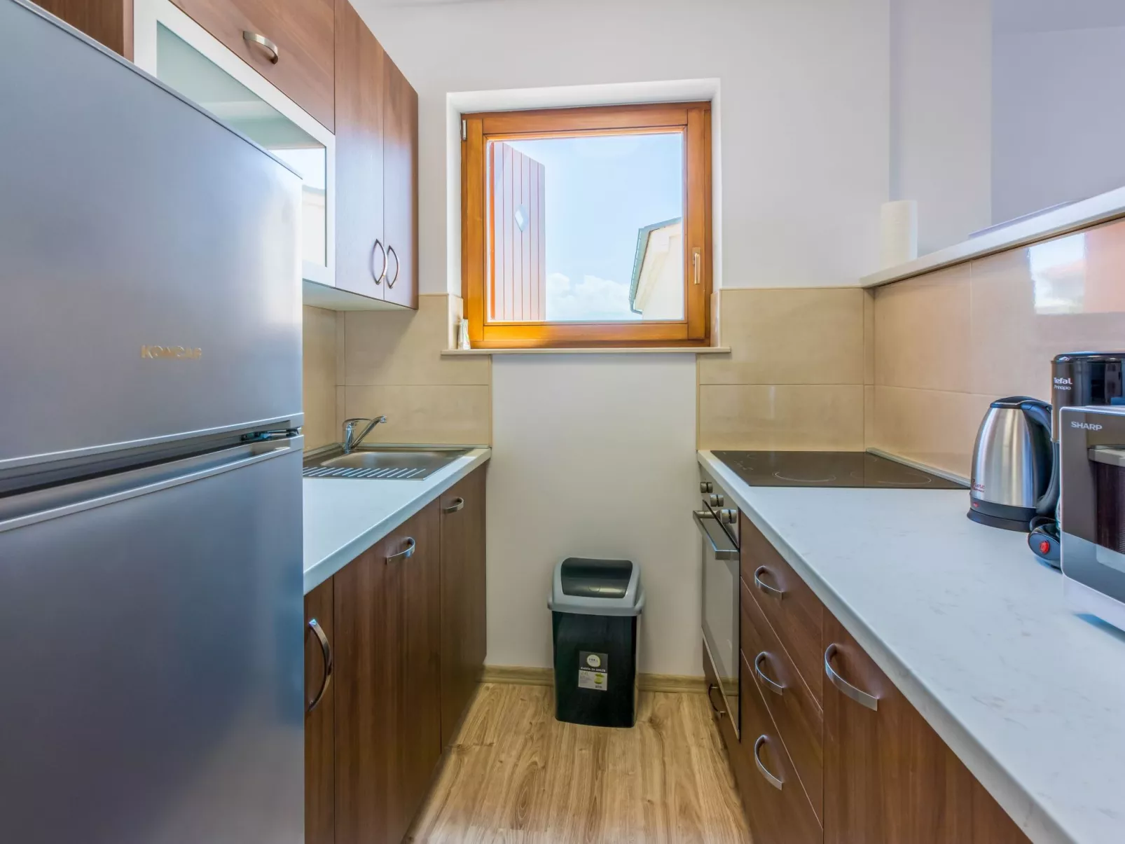 FeWo mit privatem Balkon und Gemeinschaftspool-Binnen