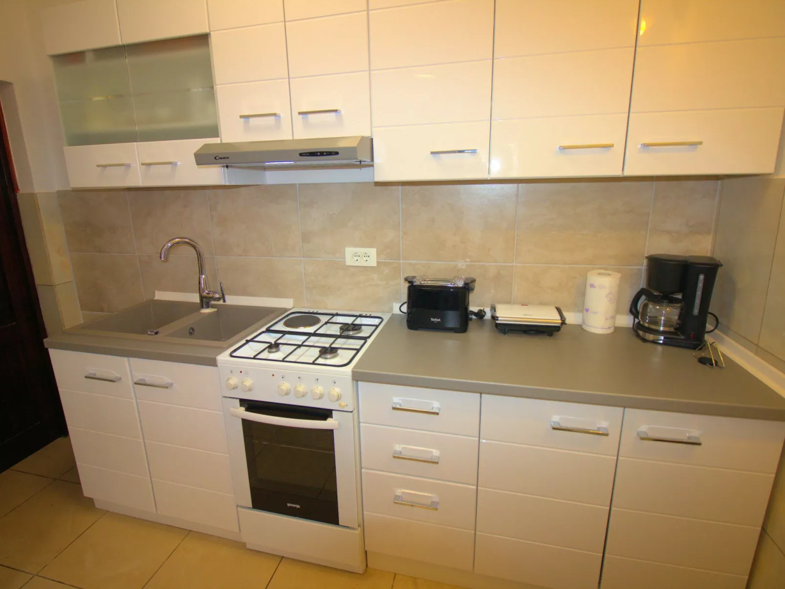 Schöne Wohnung mit Gemeinschaftspool,-Image-tags.info