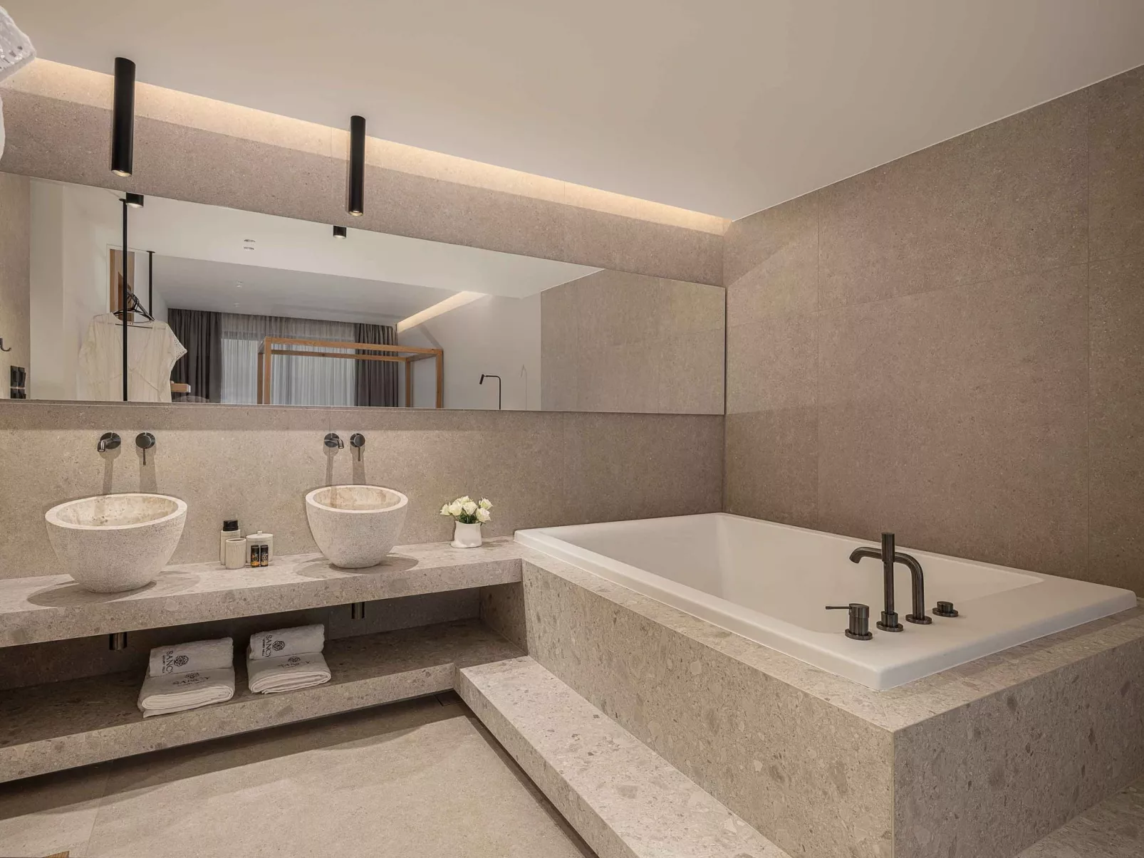 Sancy Luxury Villa-400m Strand, ''Beheizter'' Pool, Fitnessraum-Image-tags.info