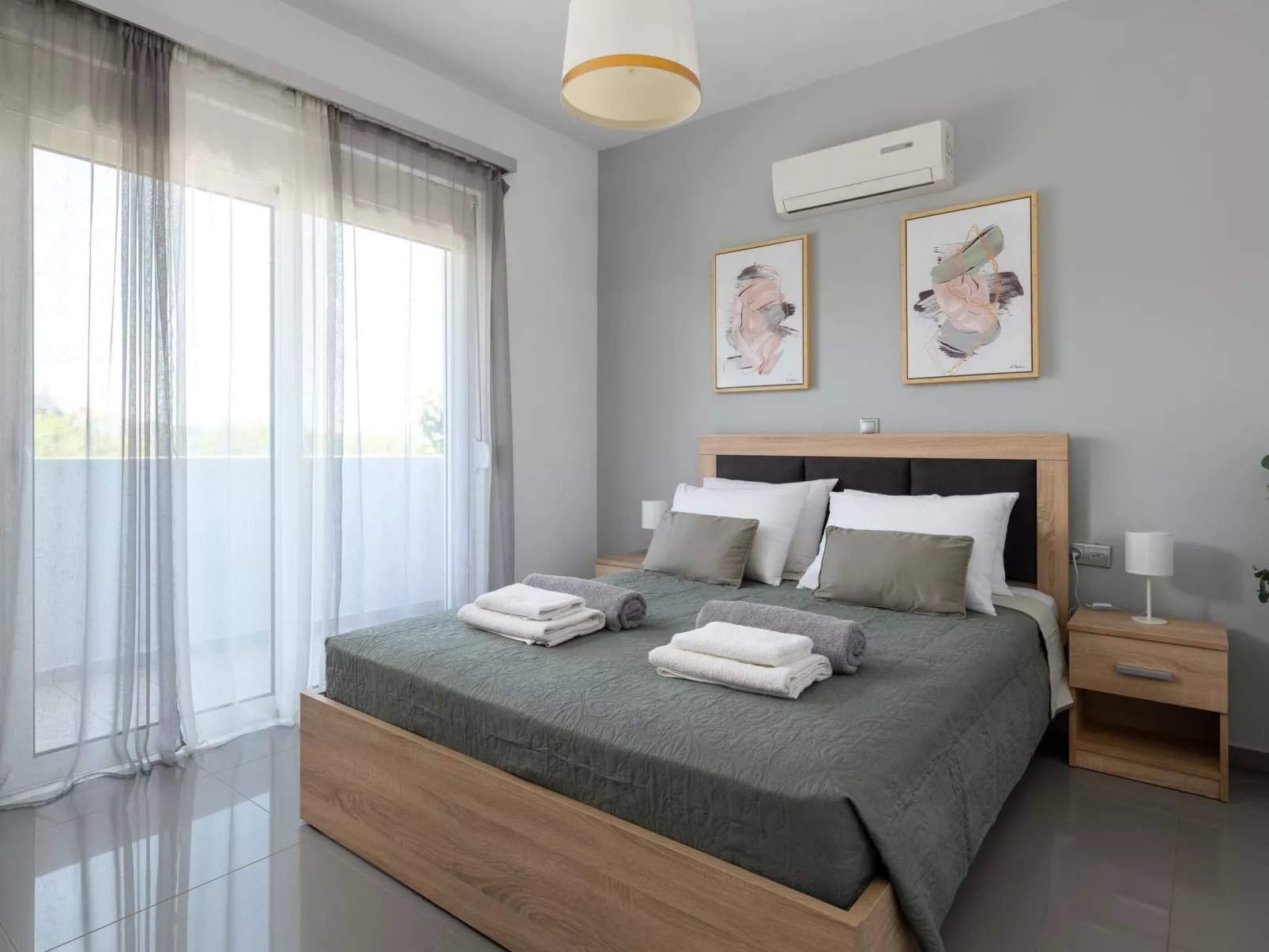 Niovis Villa-Image-tags.info