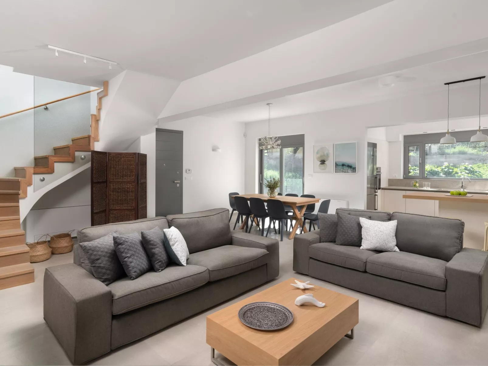 Schöne Pool-Villa Terpsis-Binnen