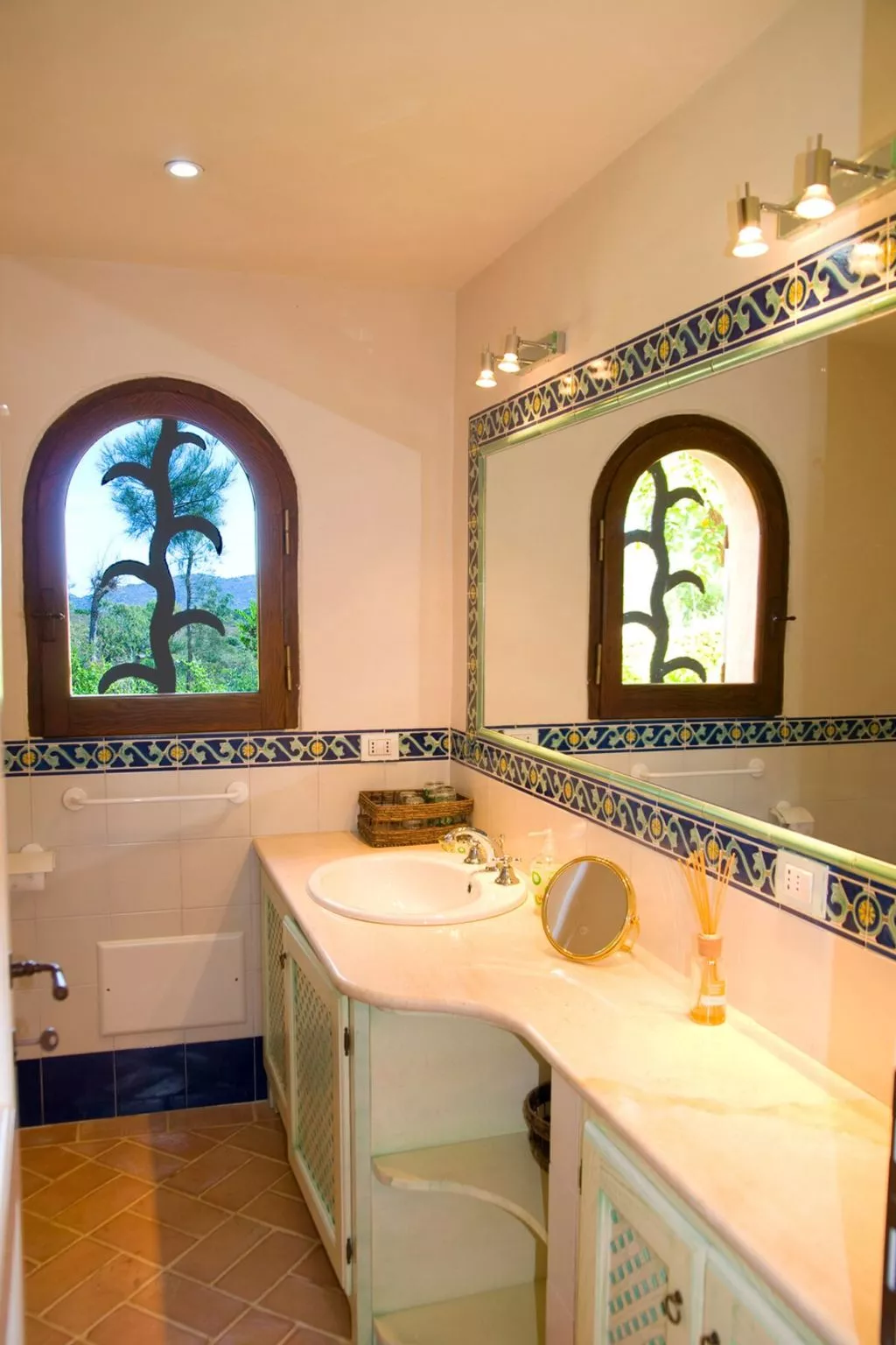 Villa Isabel, Meer- und Strandblick, Schwimmbad und Jacuzzi-Image-tags.info