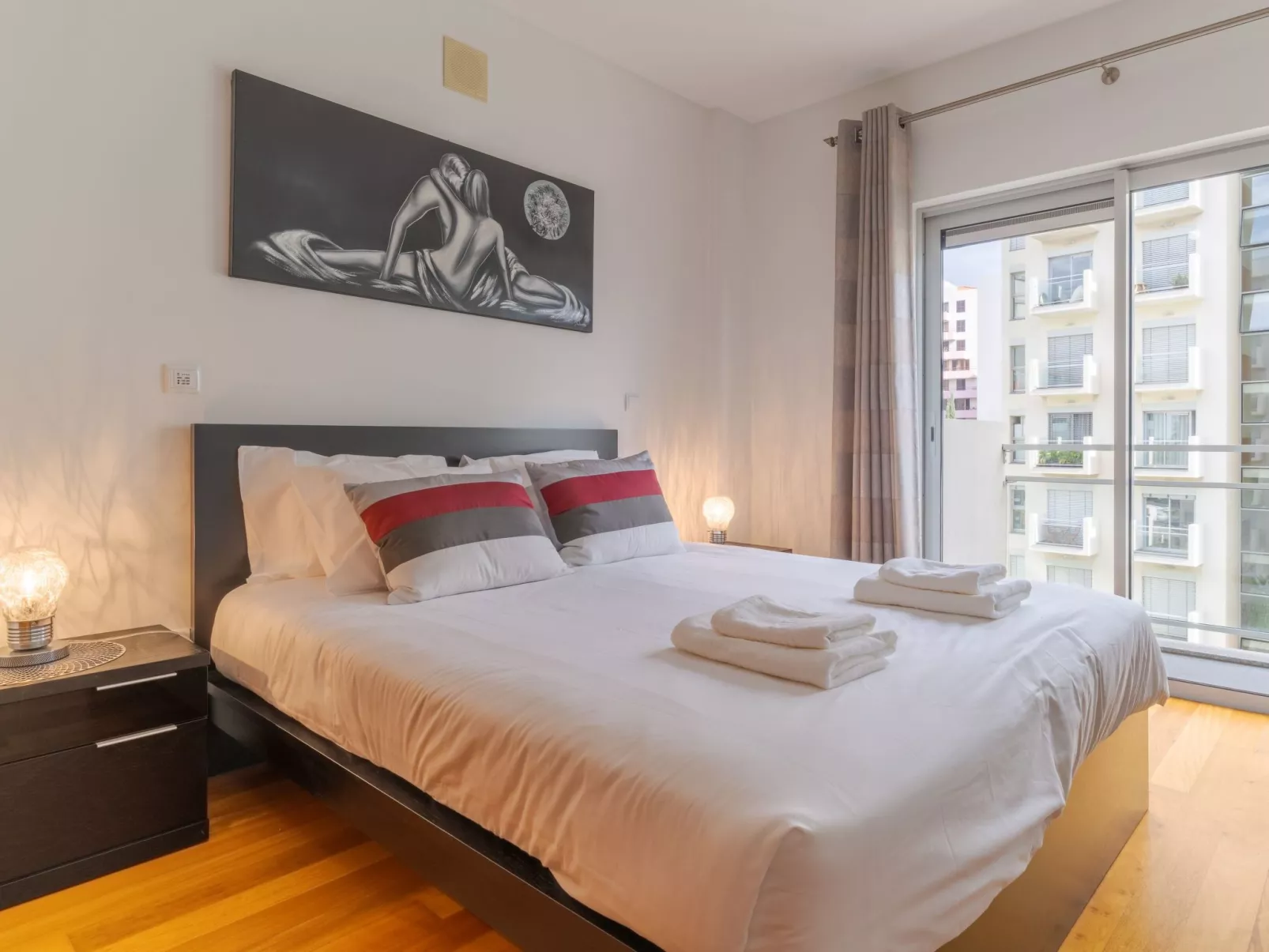 Mit gemeinschaftlichem Pool-Binnen