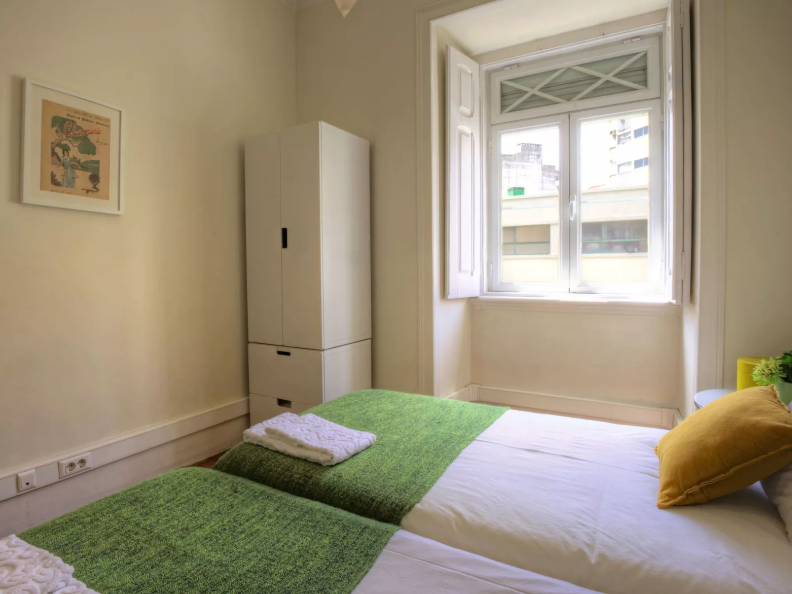 Studio für 19 Personen und 1 Kind in Lissabon-Image-tags.info