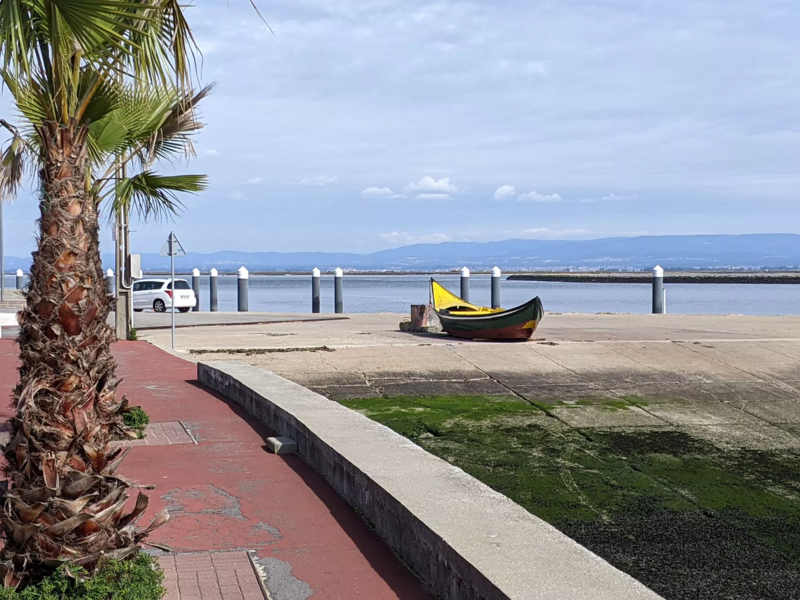Wohnung mit Balkon, Blick auf die Lagune, Sao Jacinto, Aveiro-Buiten