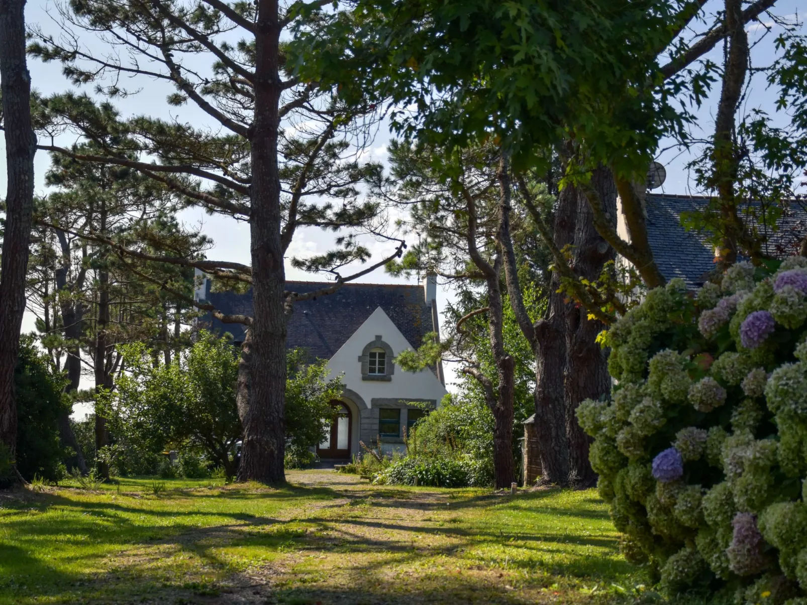 Villa mit großem Grundstück direkt am Mer-Buiten