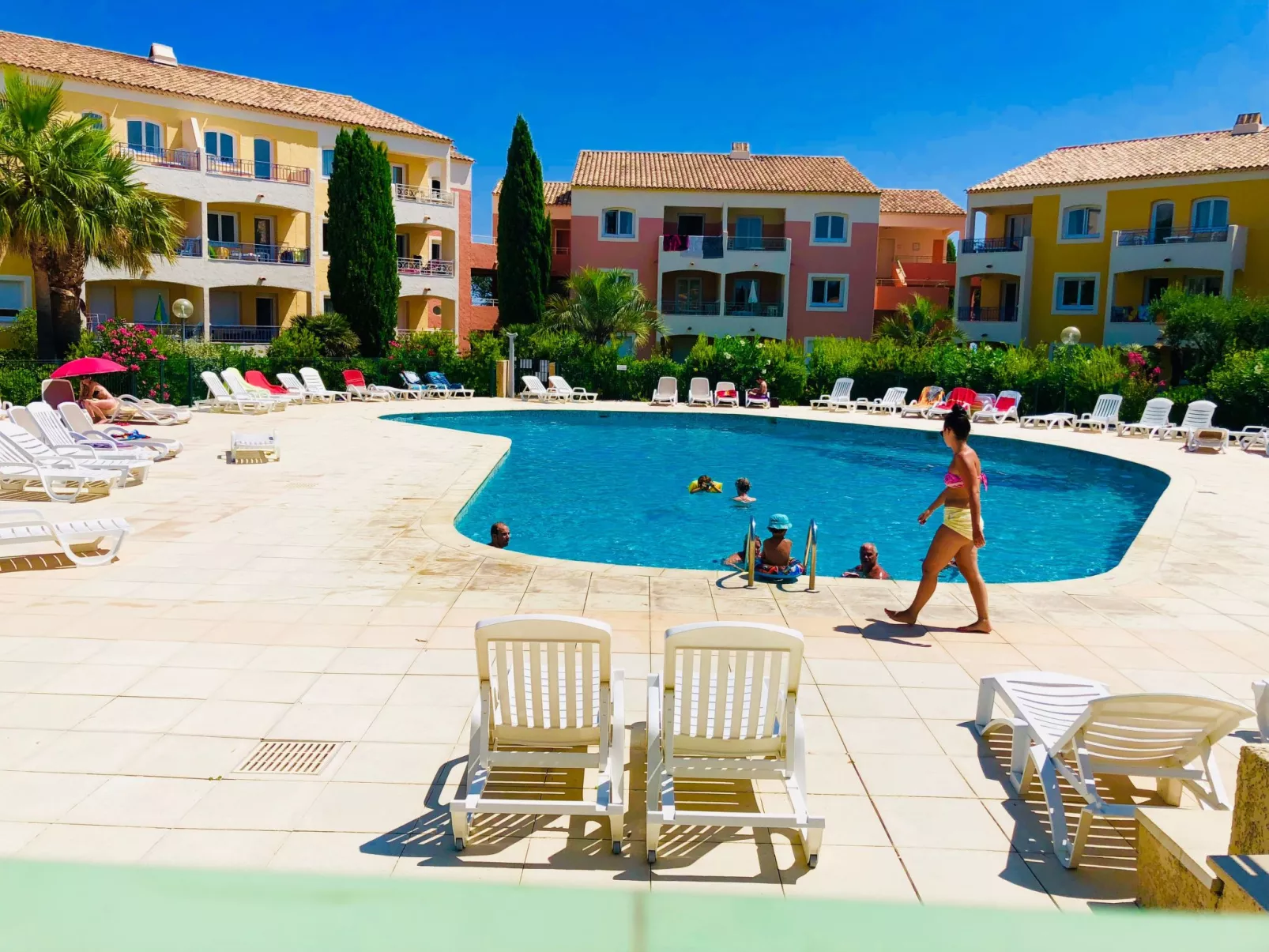 Golf de ST Tropez ,Wohnung mit Balkon-Buiten