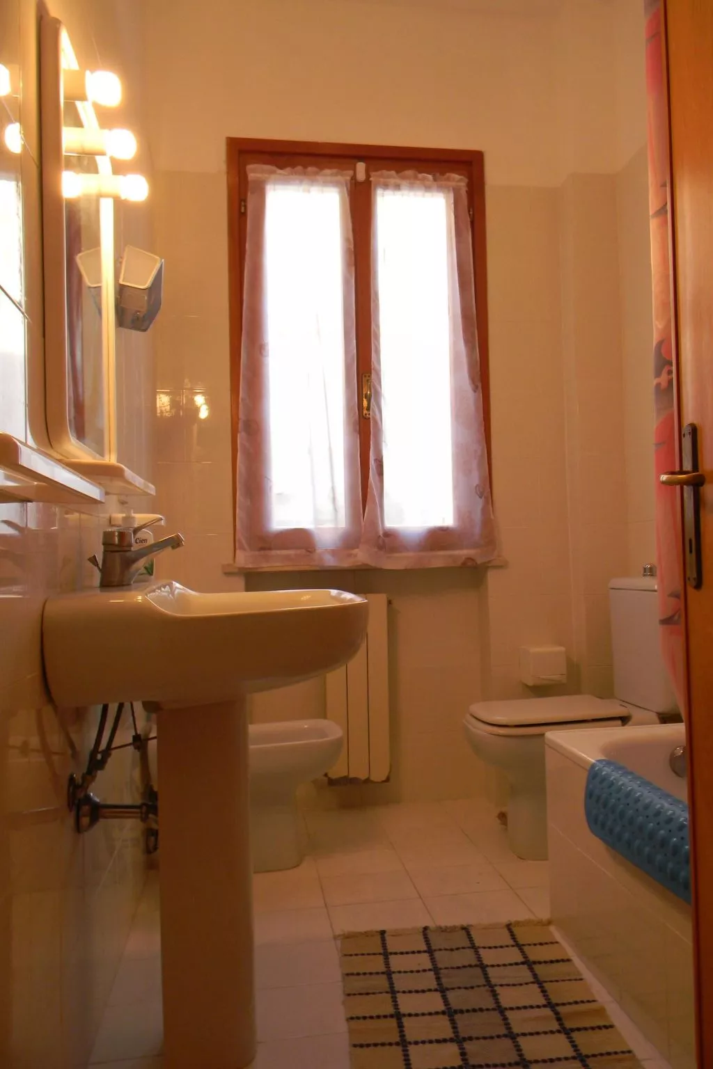 Wohnung mit Garten, Grill und Terrasse-Binnen