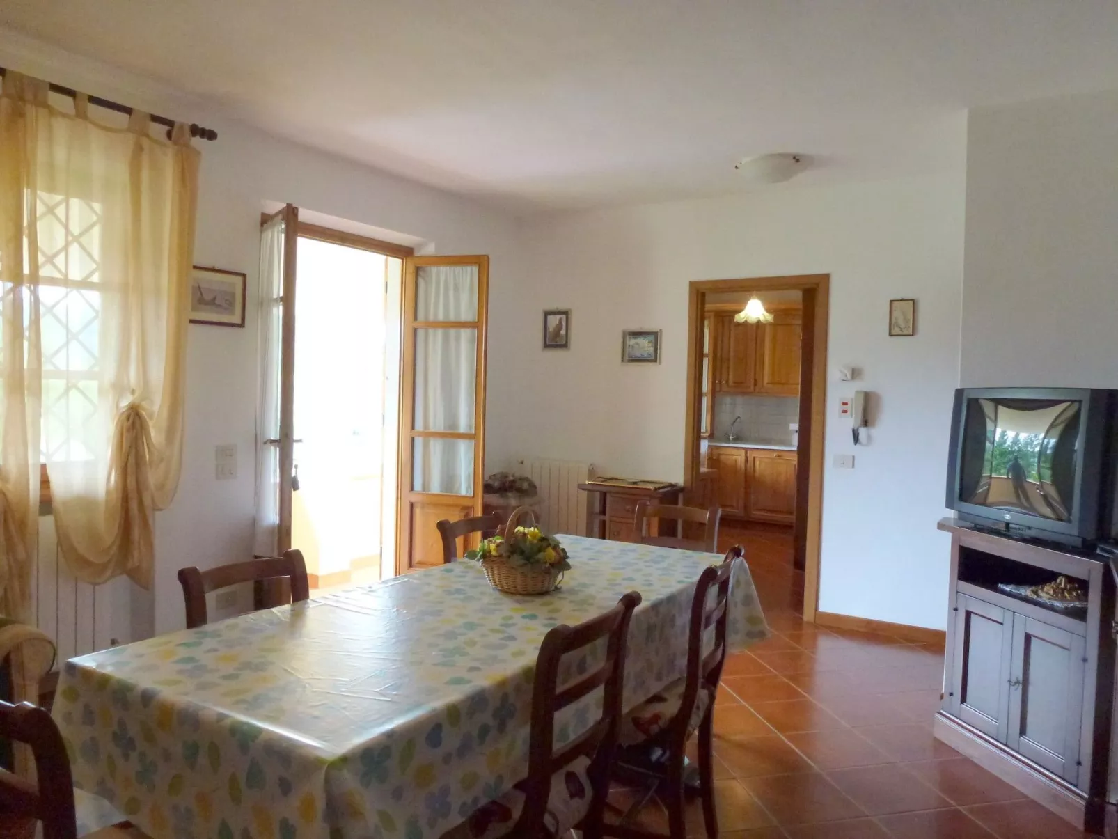 TV004 Natalia Sopra-Binnen