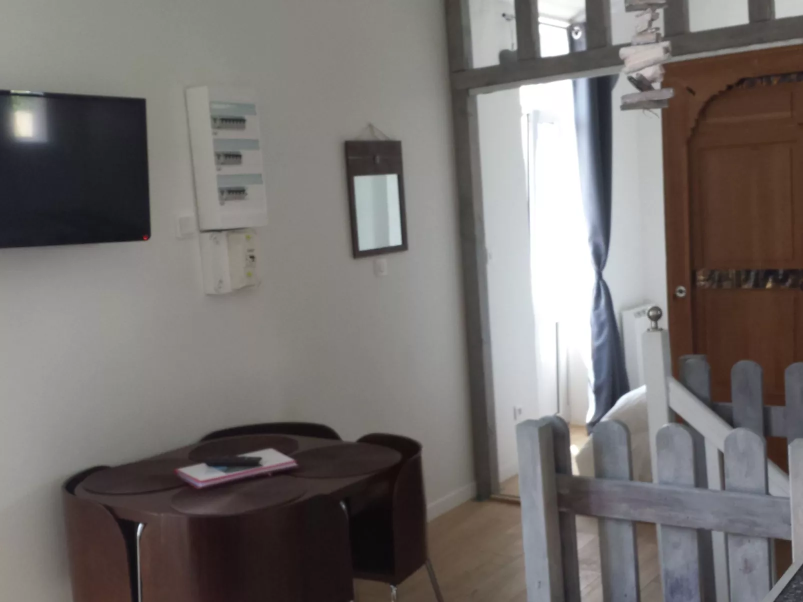 Schöne Unterkunft mit Terrasse in der Nähe des Meeres - Binnen