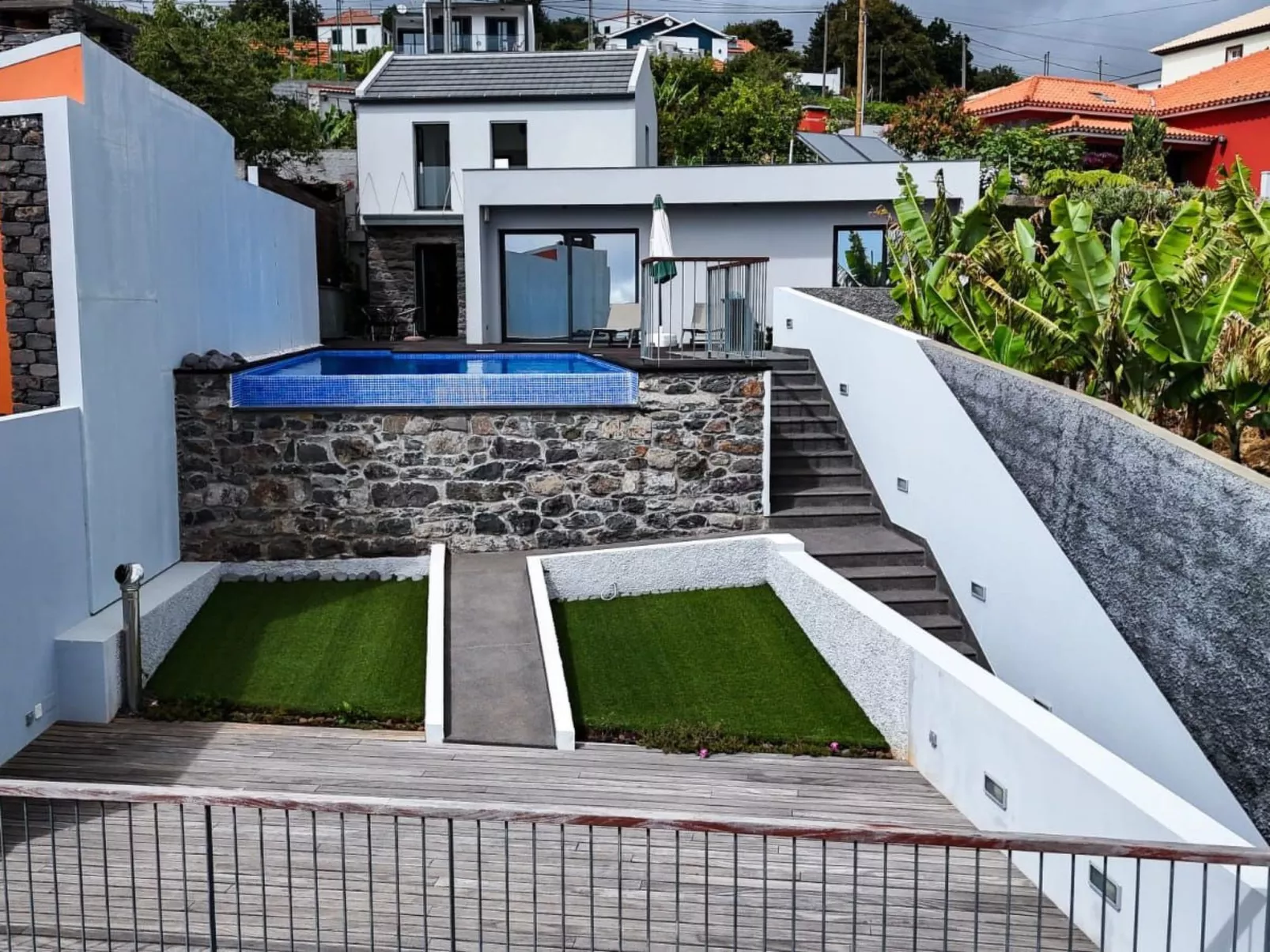 In Estreito Da Calheta mit Privatem Pool und Meerblick-Buiten