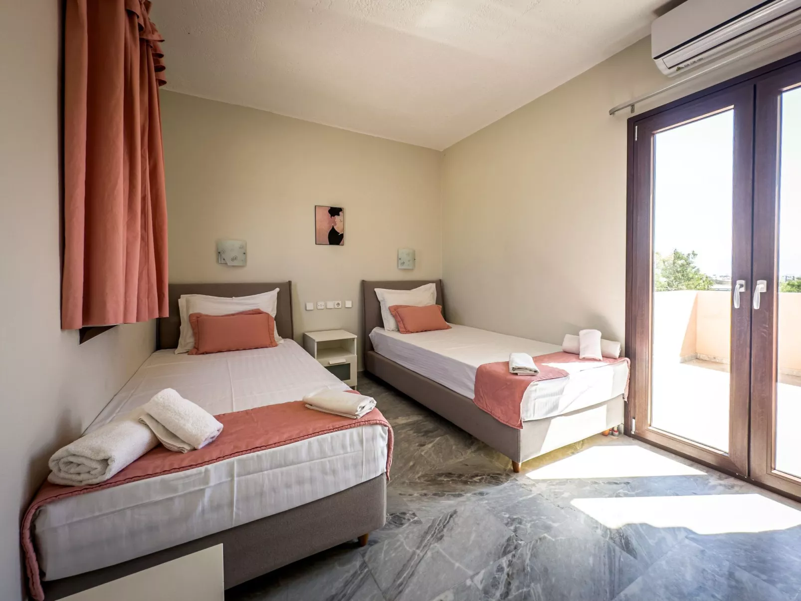 Niriides Villas_Nymfe_ 2-Schlafzimmer privater Pool-Binnen
