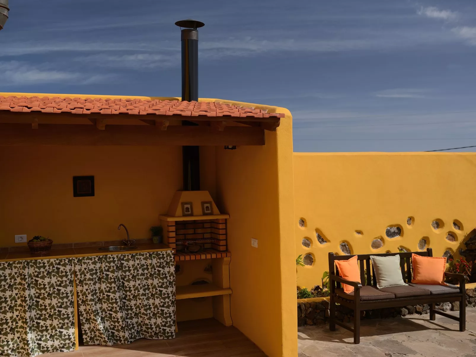 Mit Schwimmbad nur für Erwachsene-Buiten