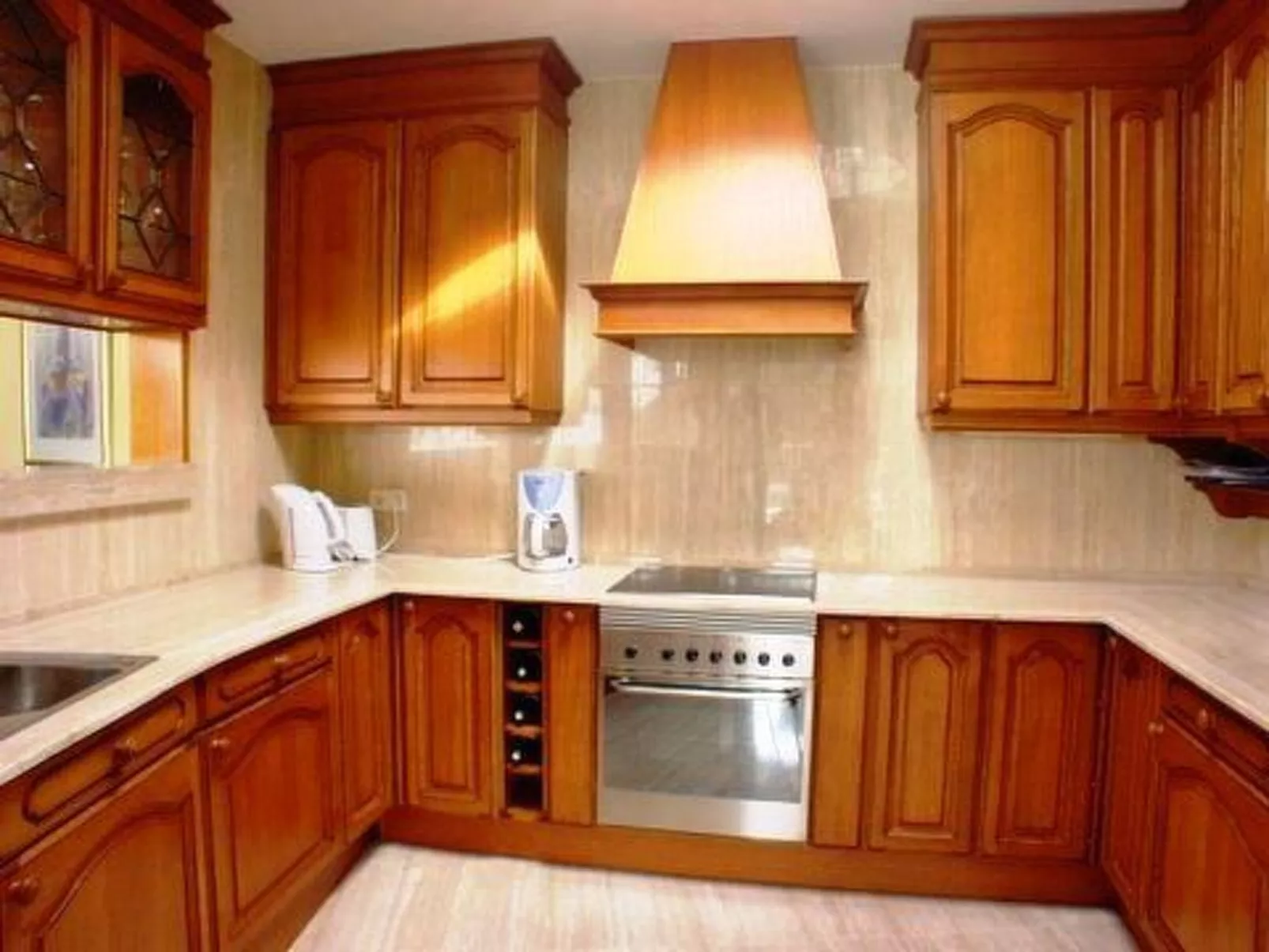 Villa mit Garten, Pool , Grill und Terrasse-Binnen