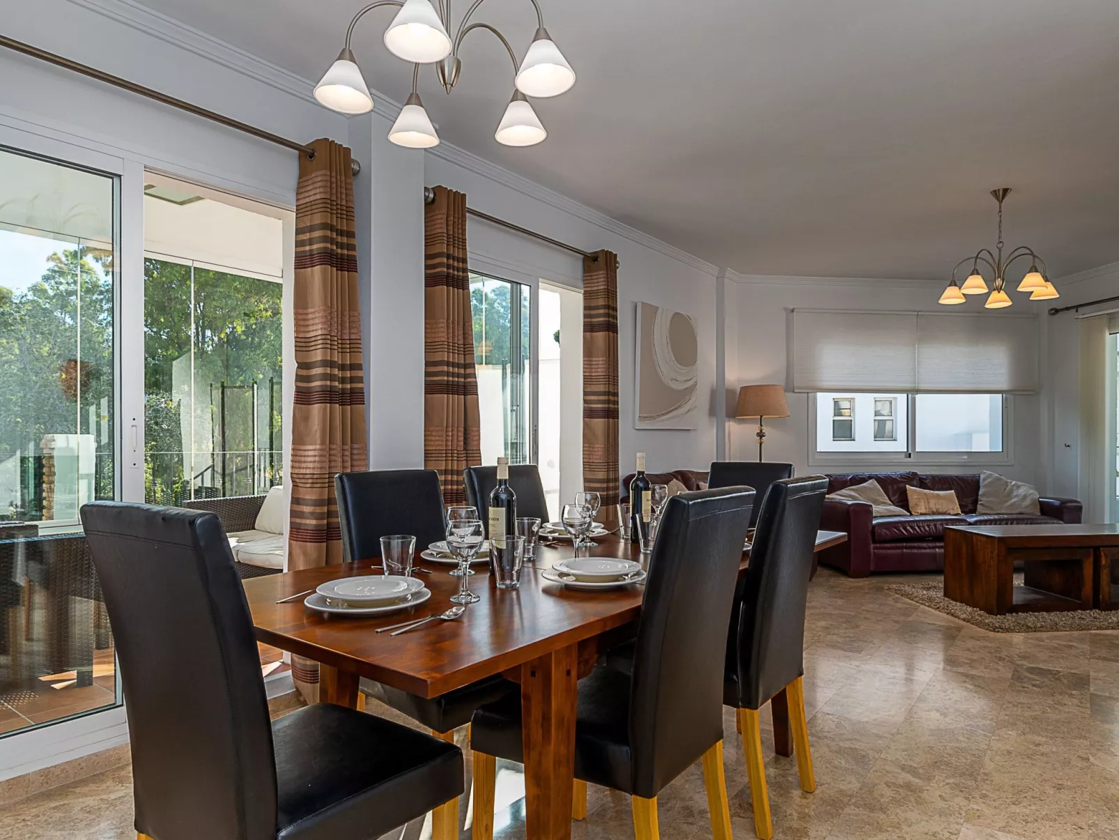 Appartement mit Terrasse-Binnen