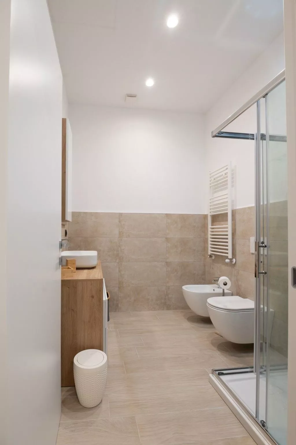 Bei Tante Gina-Binnen