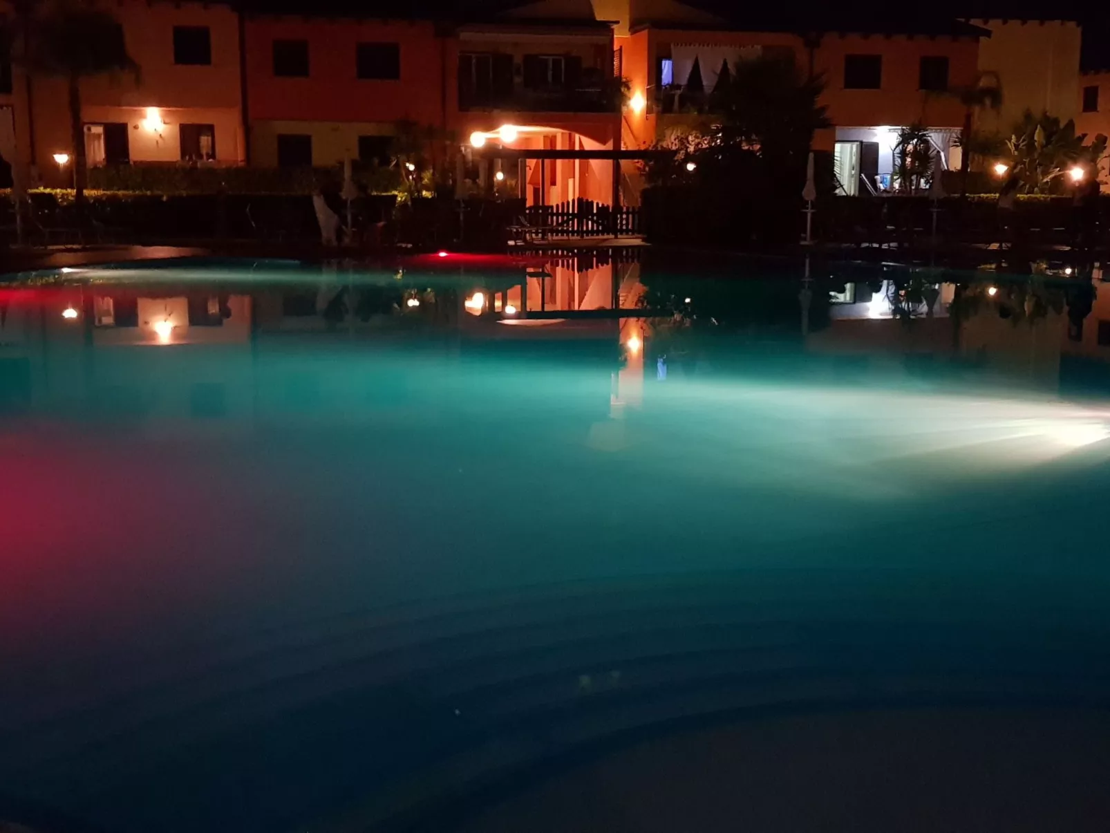 Wohnung 'Artemide' mit Infinity-Pool-Buiten