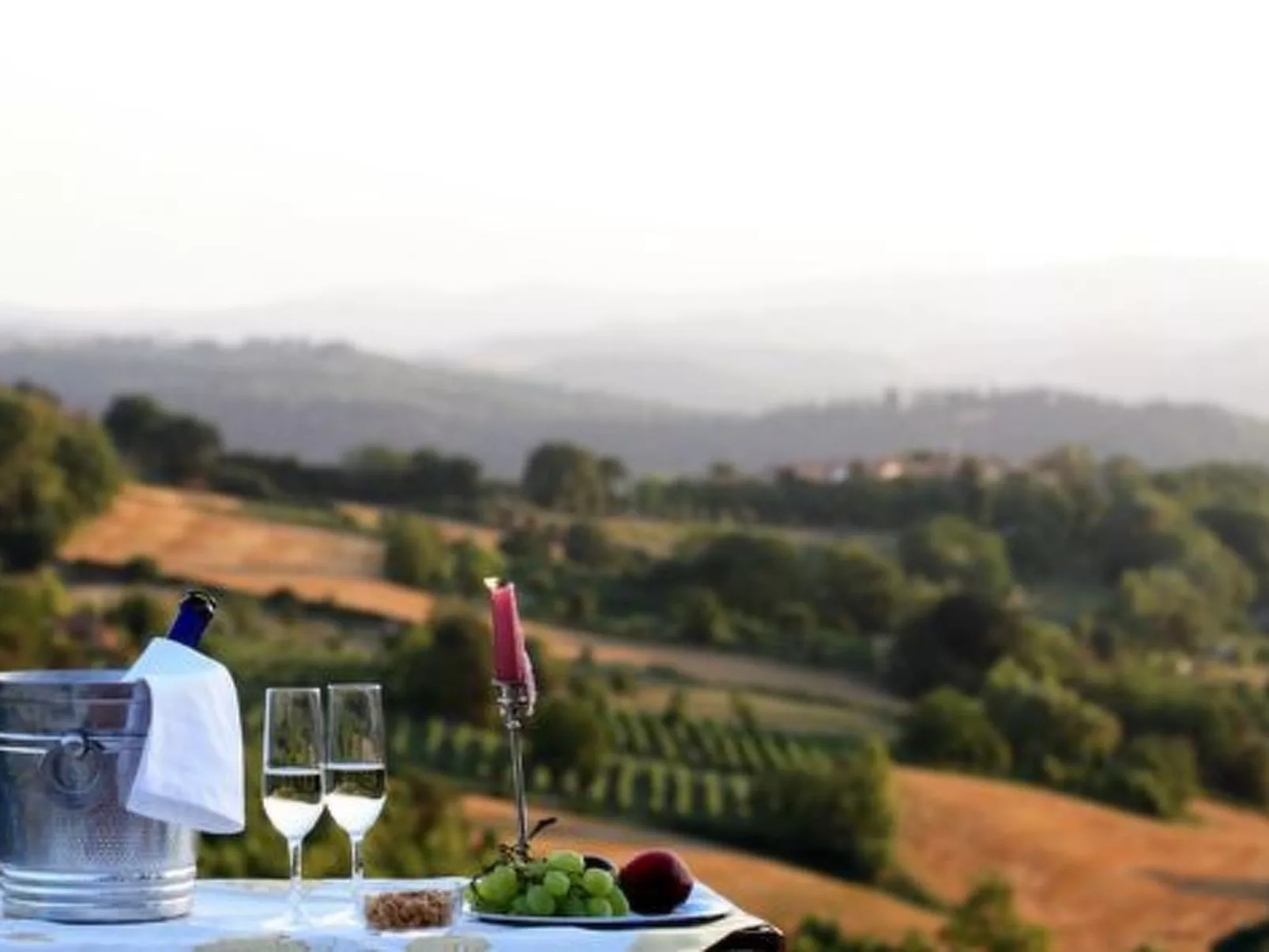 Wohnung in einem Ferienhaus mit Schwimmbad im Herzen der Toskana.-Buiten