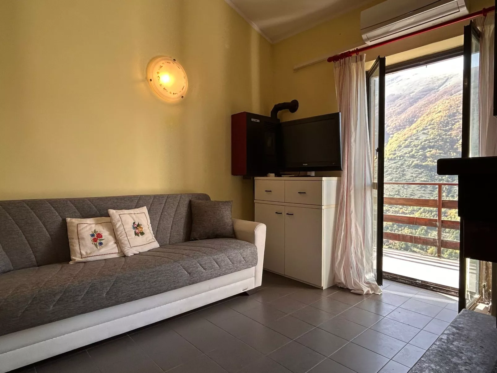 La Casetta in Montagna by Holiday World-Binnen