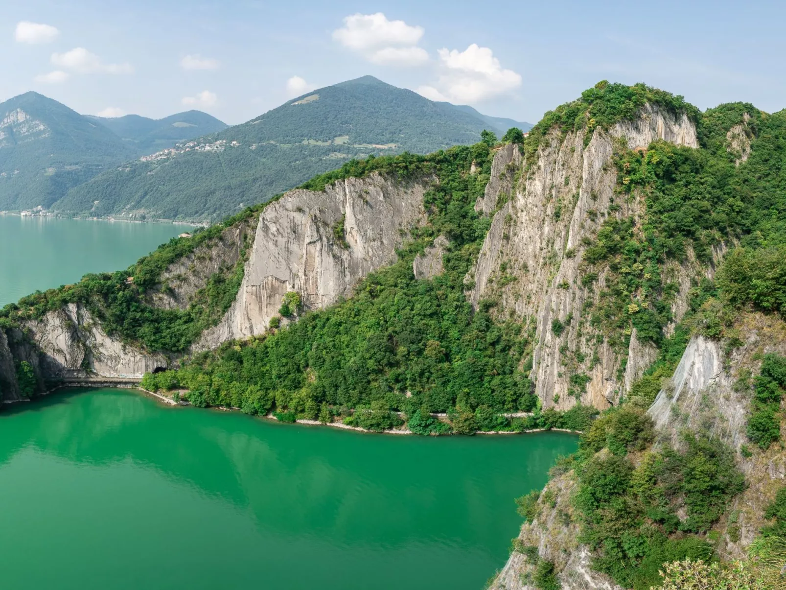 Studio-Apartment mit Balkon mit Seeblick und Zugang zum Garten-Buiten