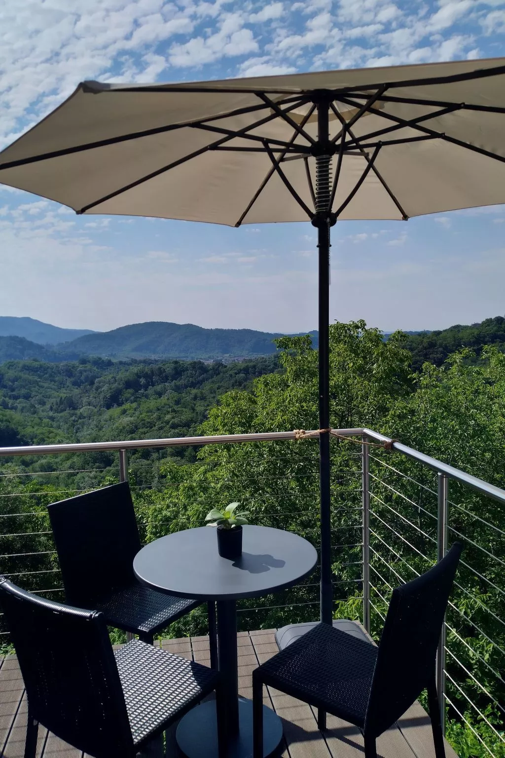 Wunderschönes Ferienhaus mit Pool und 360° Blick-Buiten